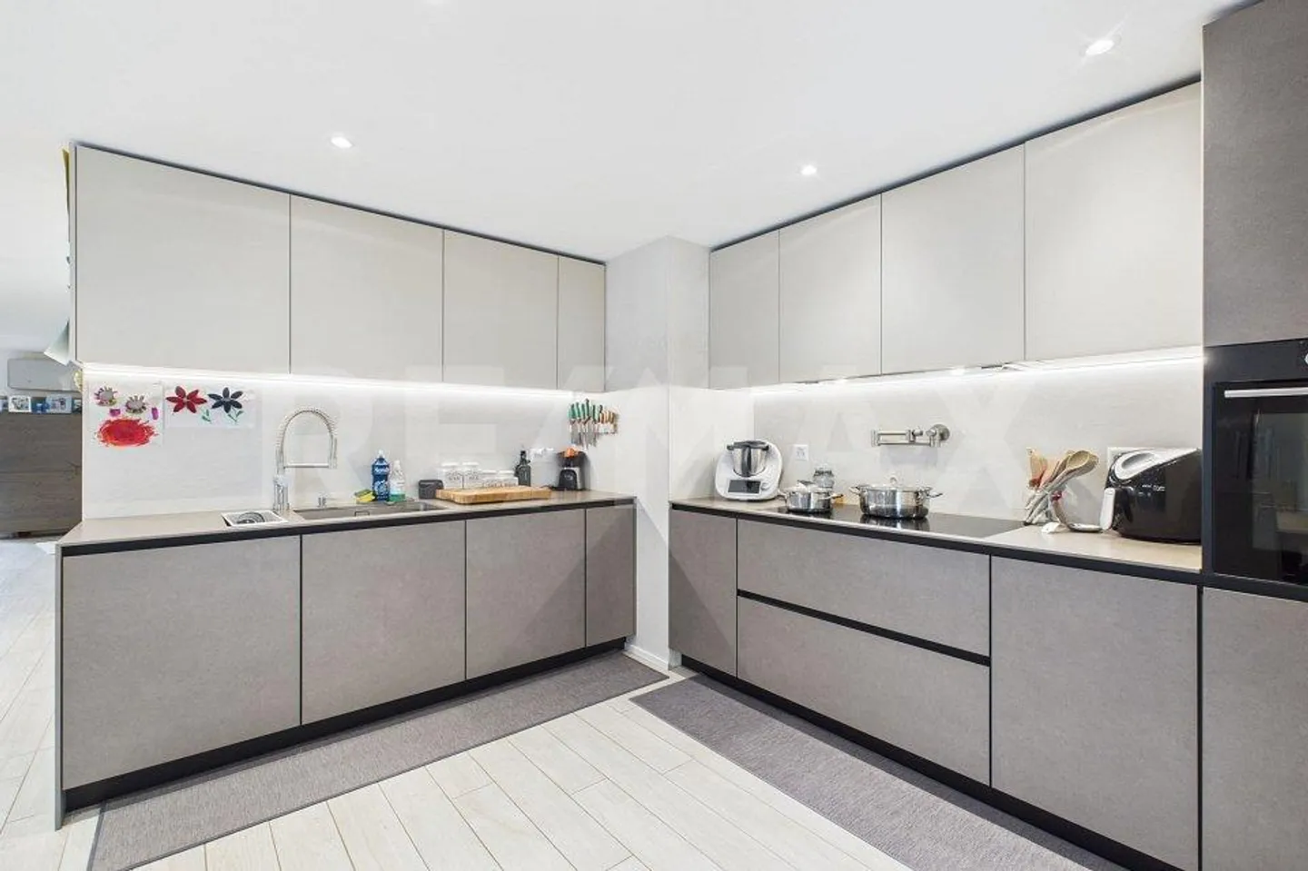 Einfamilienhaus von neuem Bau Eleganz Komfort und moderne Technologie - Foto 12 von 13