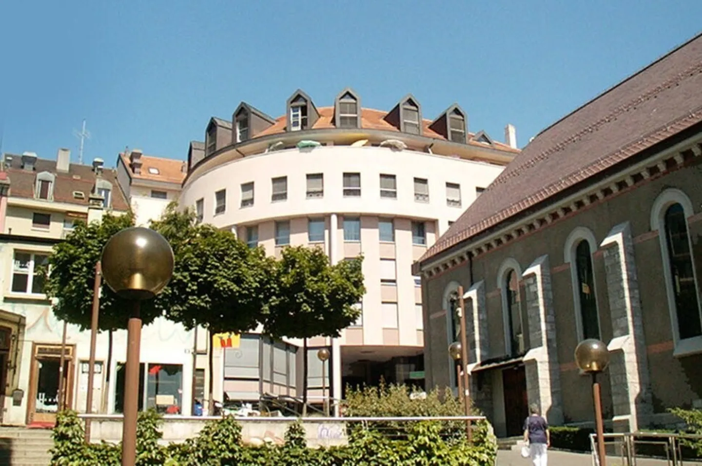 Verfügbare Innenparkplätze: n 5, 11, 12, 13, 14 und 16. - Foto 1 von 1