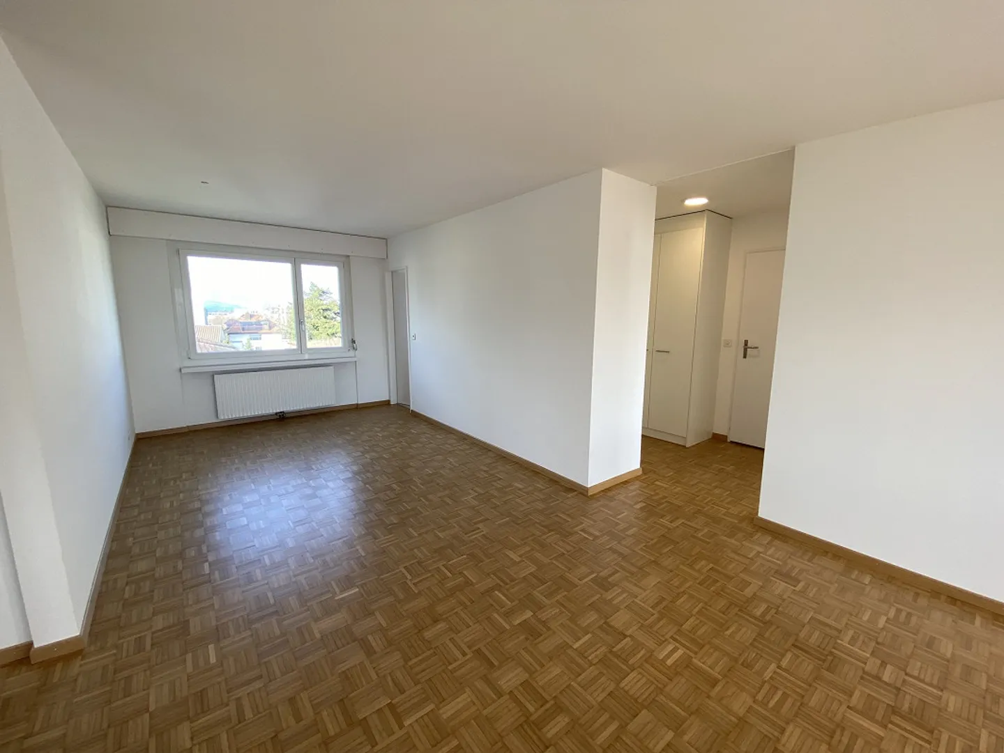 4.5-room apartment 5th floor with lake view - Photo 3 of 12