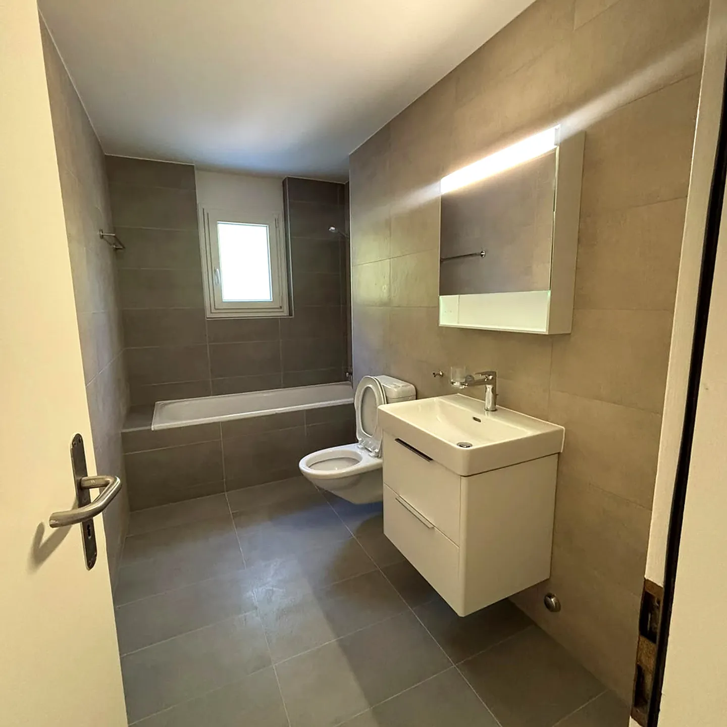 À louer à Lucens – Spacieux appartement de 3.5 pièces rénové - Photo 4 of 6