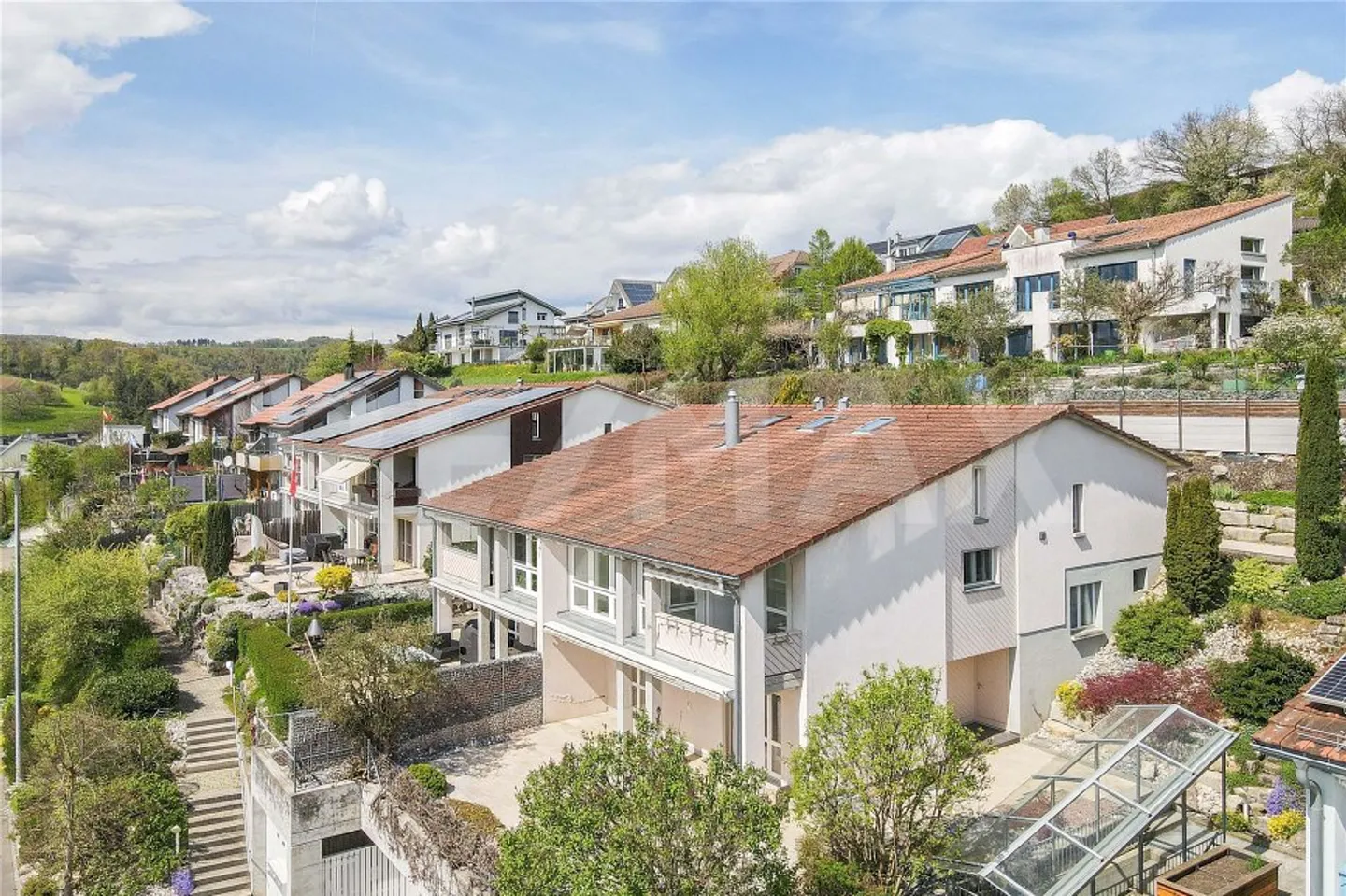 Superbes vues ! Maison familiale double de 5,5 pièces avec galerie et vue lointaine - Photo 8 sur 13