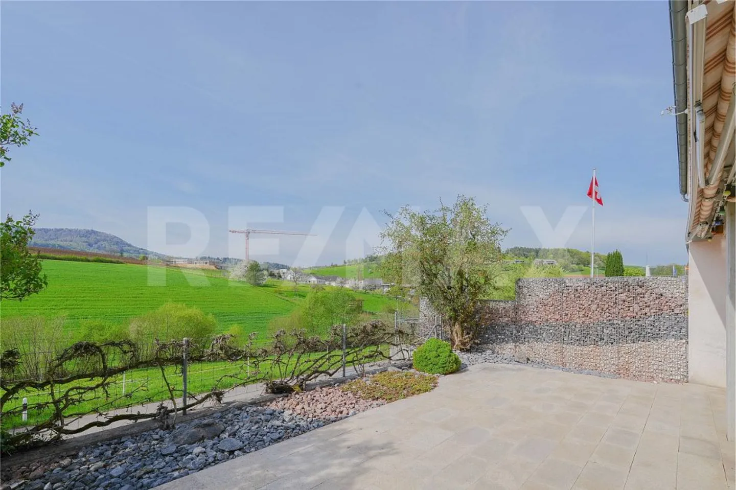 Superbes vues ! Maison familiale double de 5,5 pièces avec galerie et vue lointaine - Photo 13 sur 13