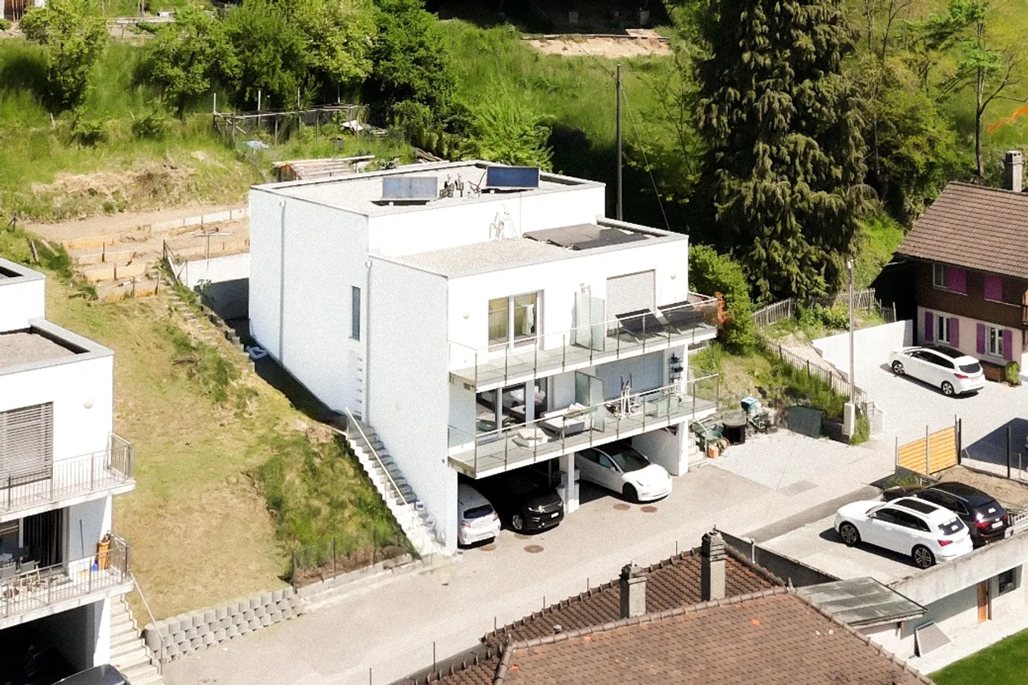 Ihr Friedhof der Ruhe: Moderne und Elegante Villa - Foto 1 von 16