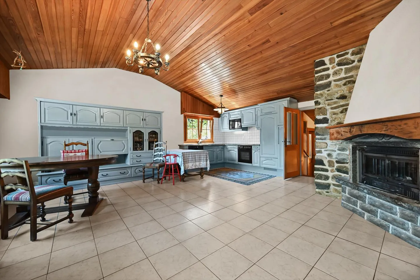 Casa singola in affitto - Foto 4 di 13