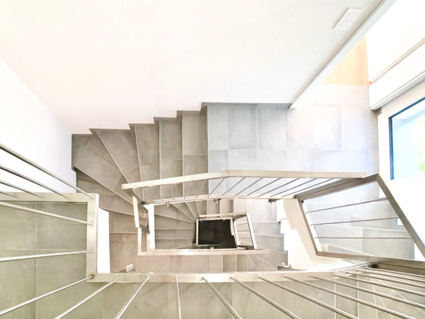 Ihr Friedhof der Ruhe: Moderne und Elegante Villa - Foto 8 von 16