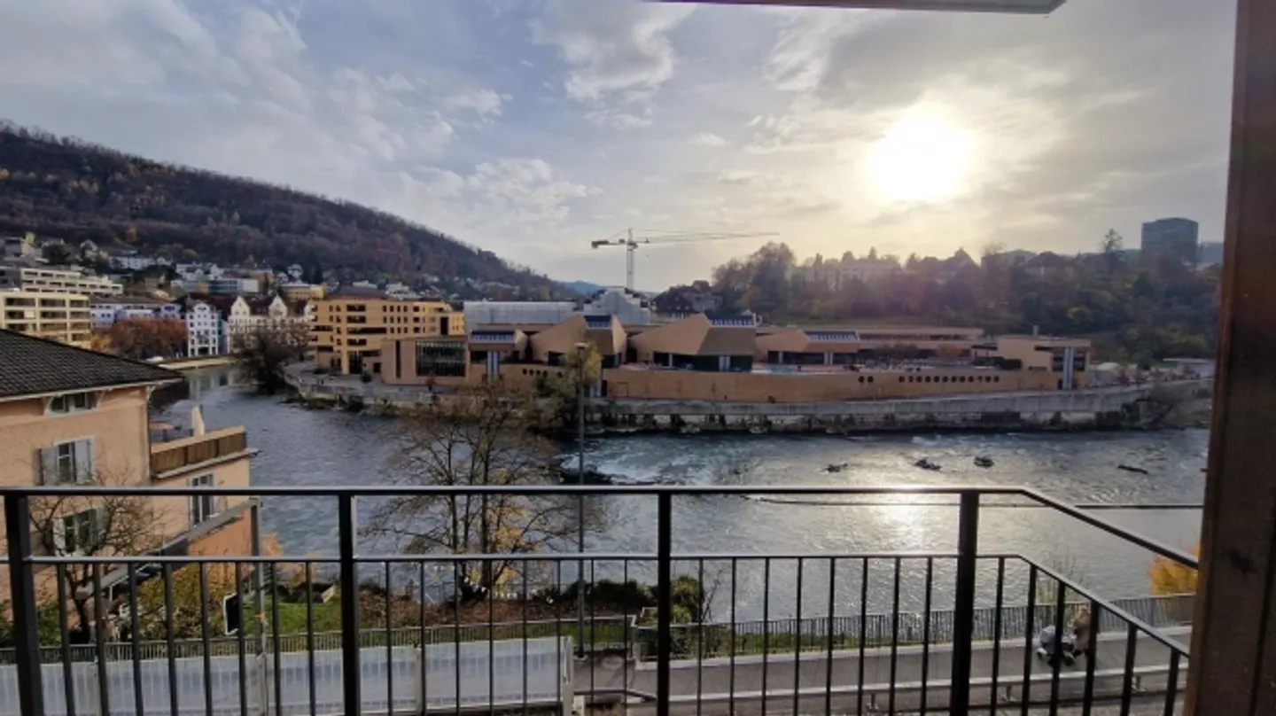 PREMIÈRE LOCATION NOUVEAU BÂTIMENT - Photo 1 sur 13