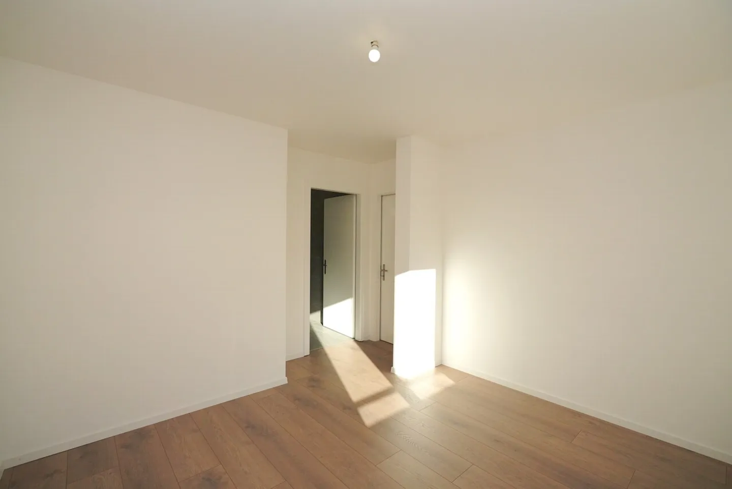 NEUE 3.5-ZIMMER-WOHNUNGEN IN SIERRE - Foto 7 von 12