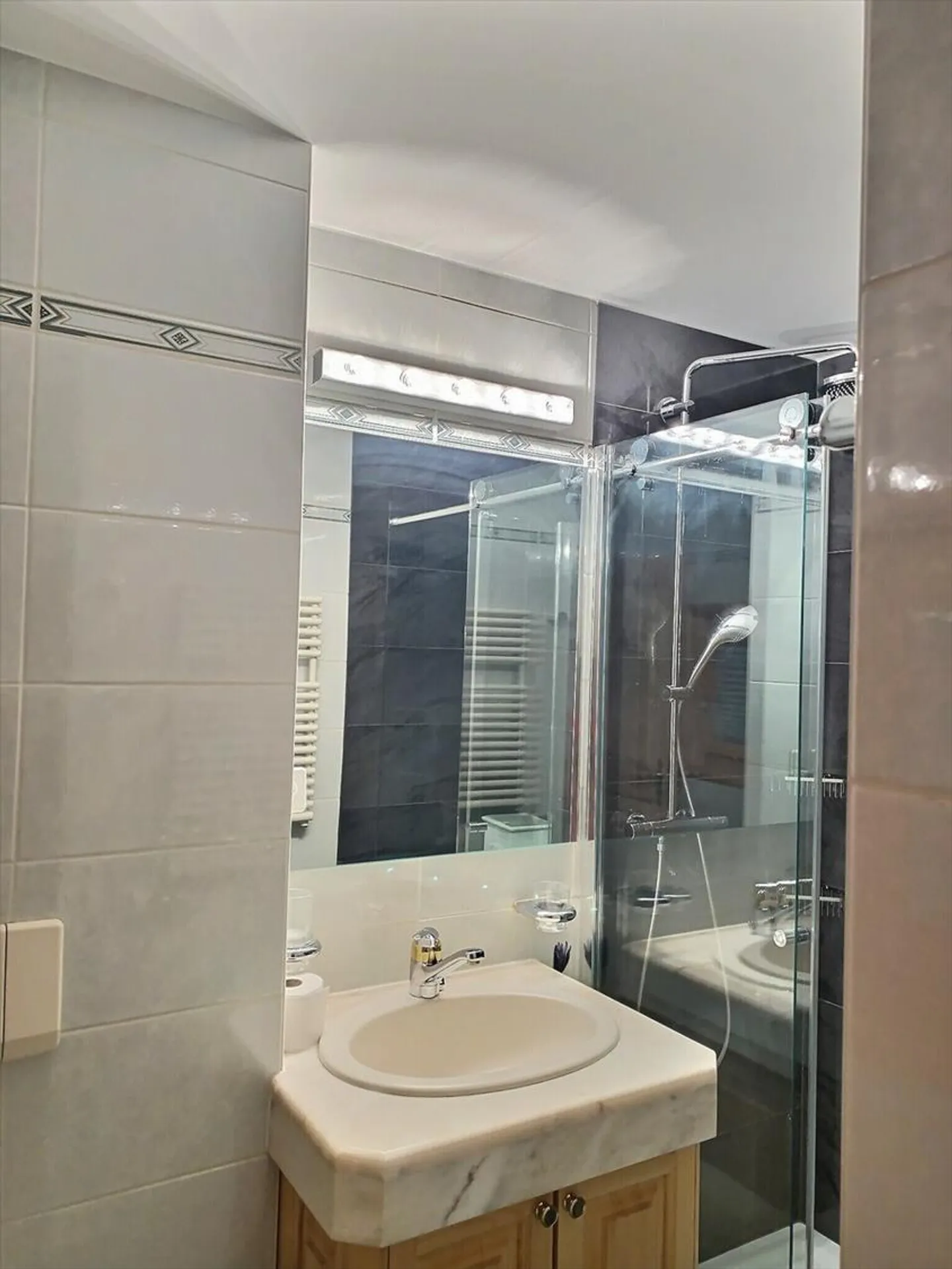 Charmant appartement 3,5 pièces avec agréable terrasse et jardin - Photo 6 sur 11