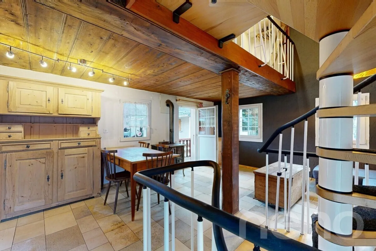 Exclusive Chalet on three levels with garden - Photo 9 of 12