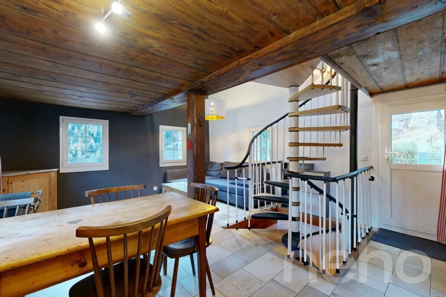 Exclusive Chalet on three levels with garden - Photo 10 of 12