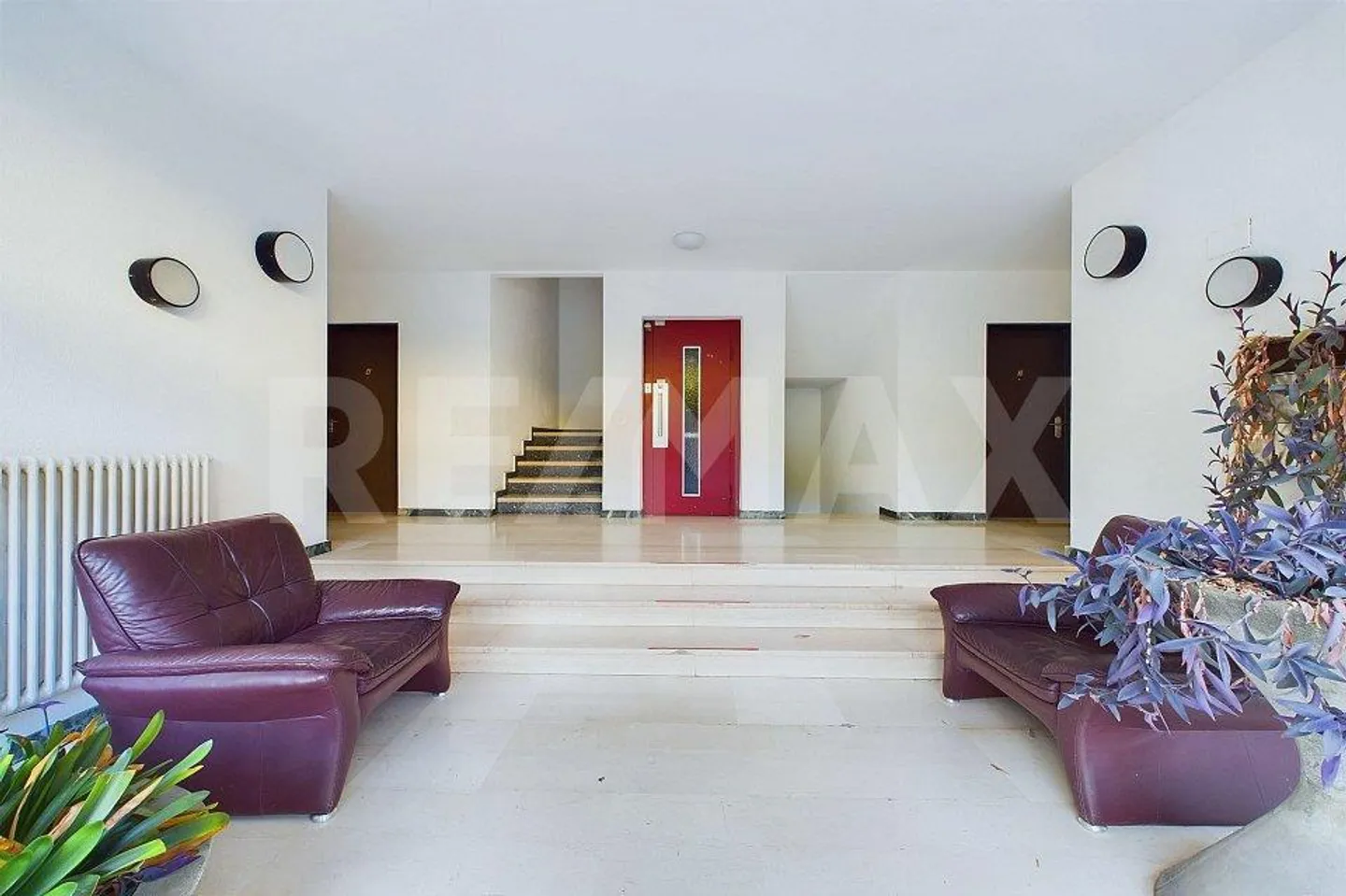 Appartement de 2 ½ pièces avec belle vue et excellent rendement - Photo 4 sur 13