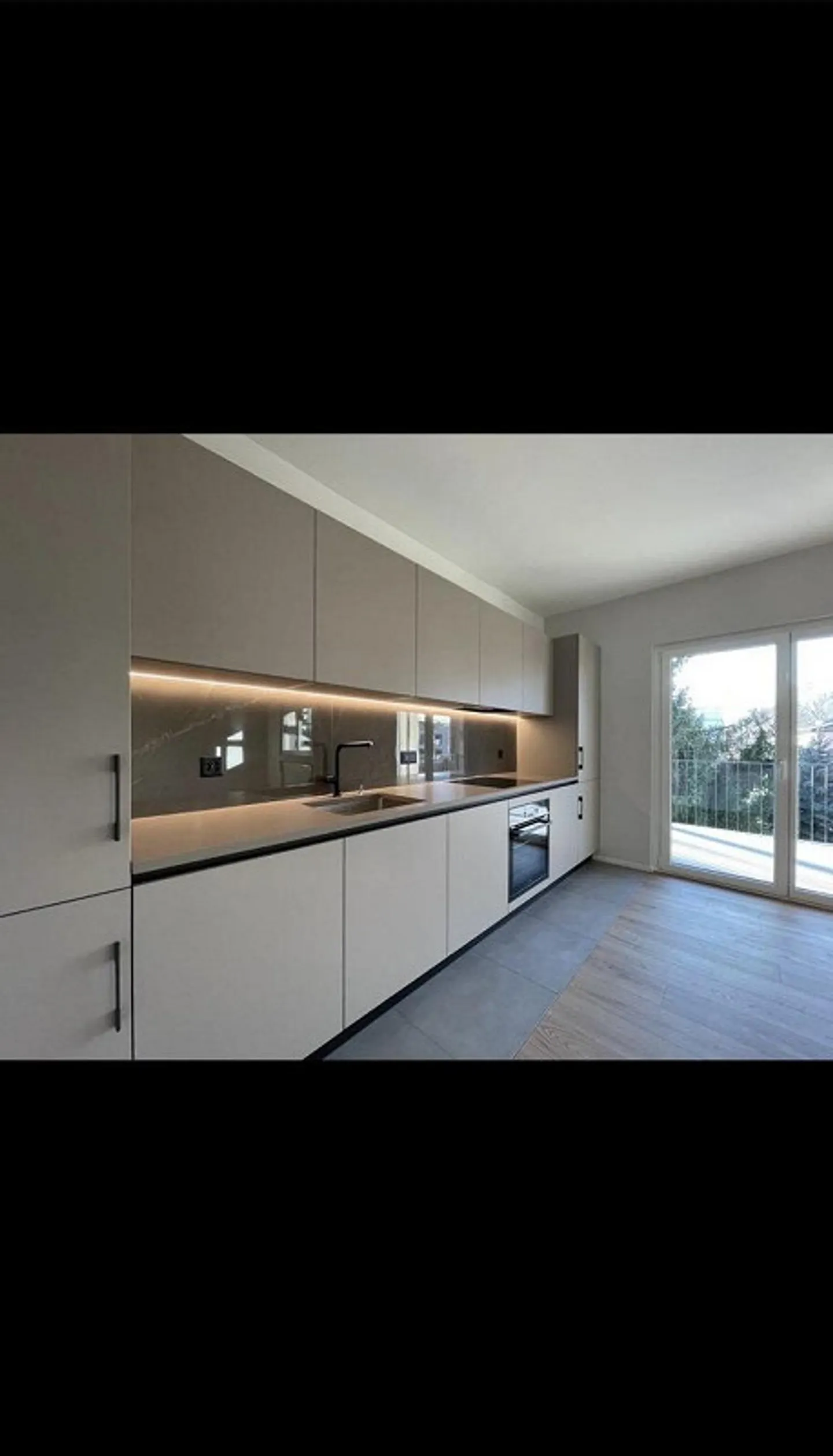 Exclusive 3.5 rooms in Breganzona Renovated with high-end finishes - Photo 1 of 13
