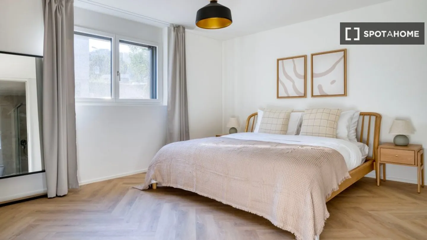 Discover, visit, and rent your new home online with complete confidence. - Photo 5 of 12