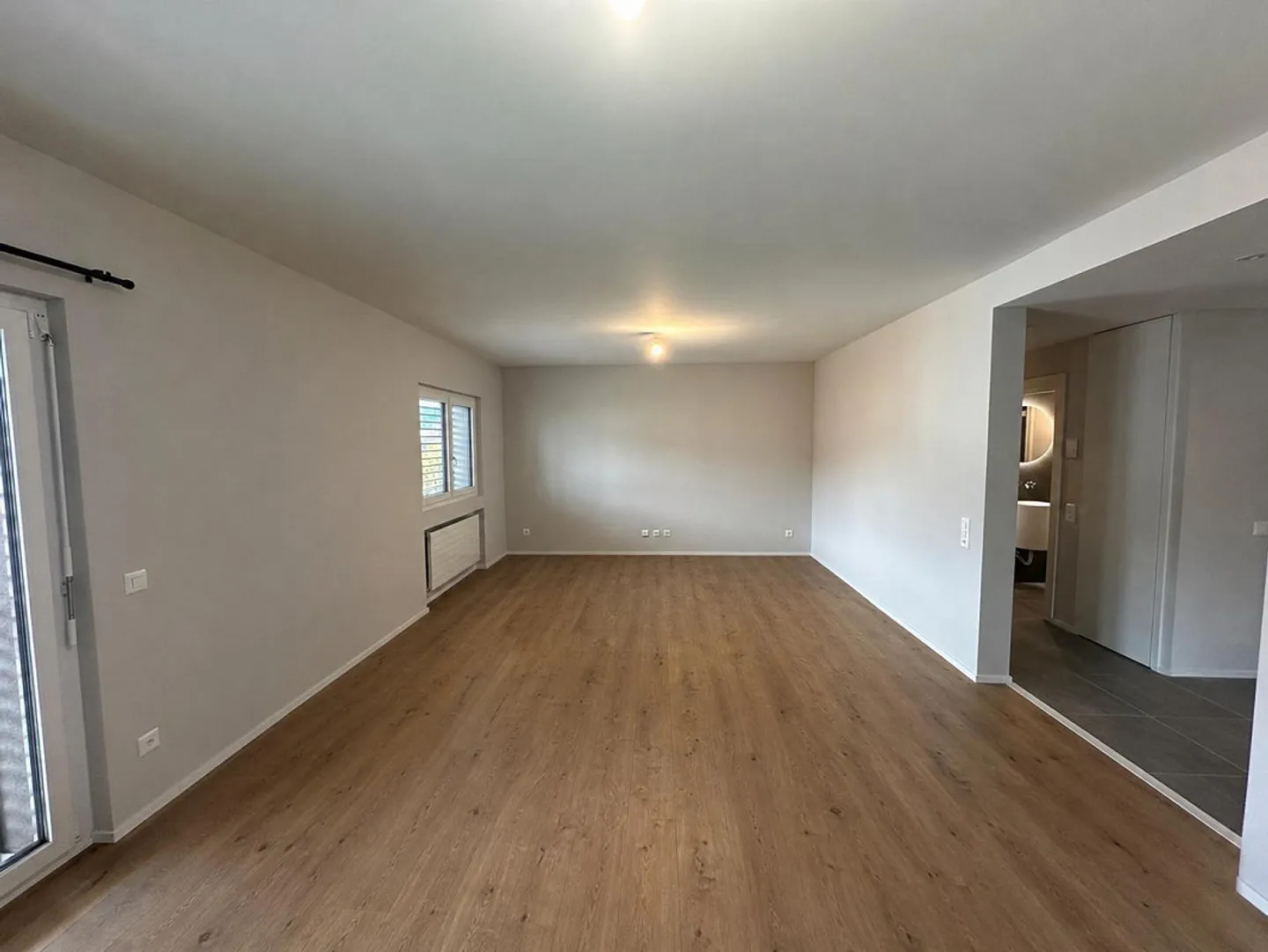 Exclusive 3.5 rooms in Breganzona Renovated with high-end finishes - Photo 2 of 13