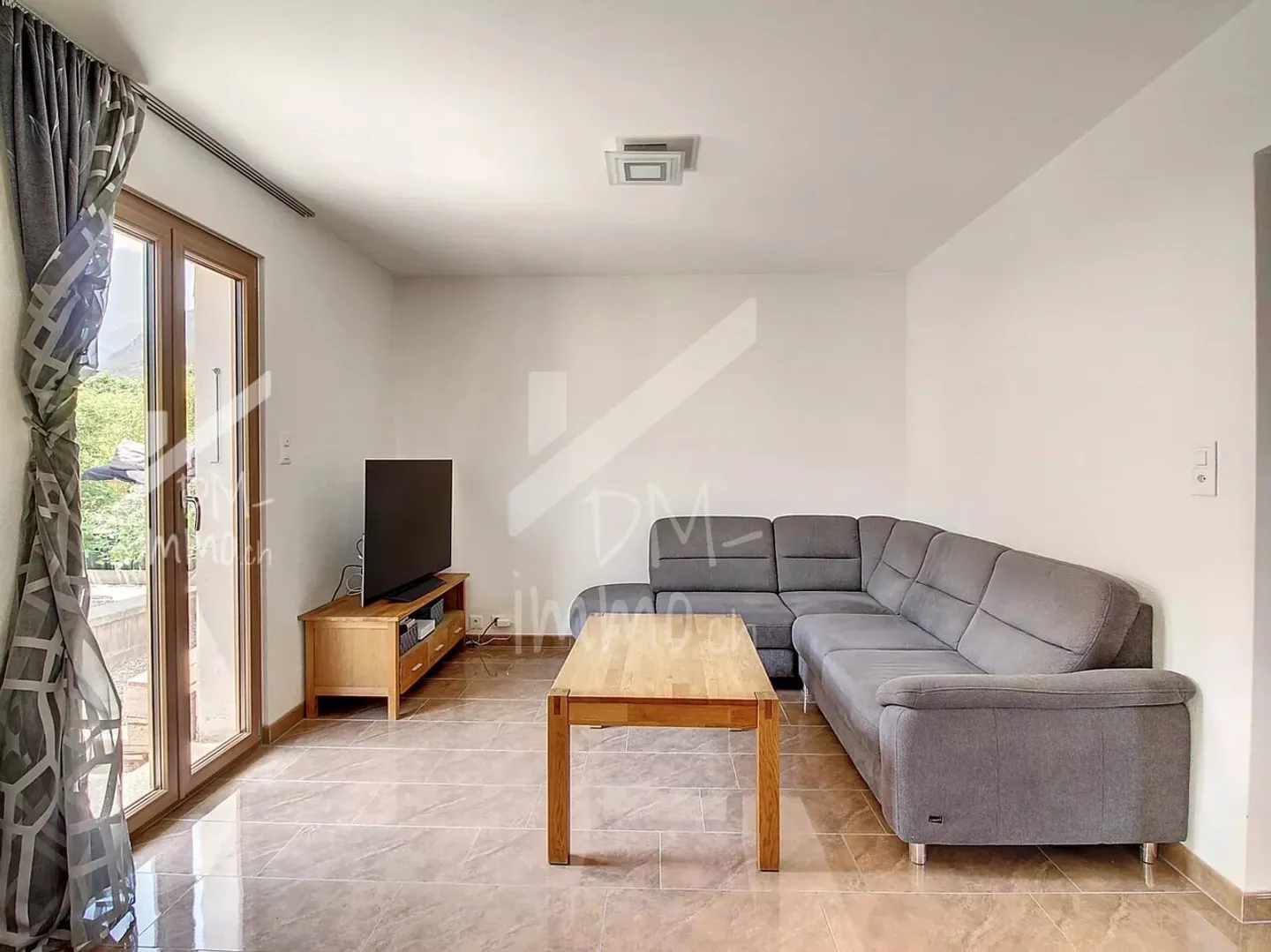 Renoviertes Dorfhaus + Studio + kleine Scheune zu renovieren - Foto 4 von 13