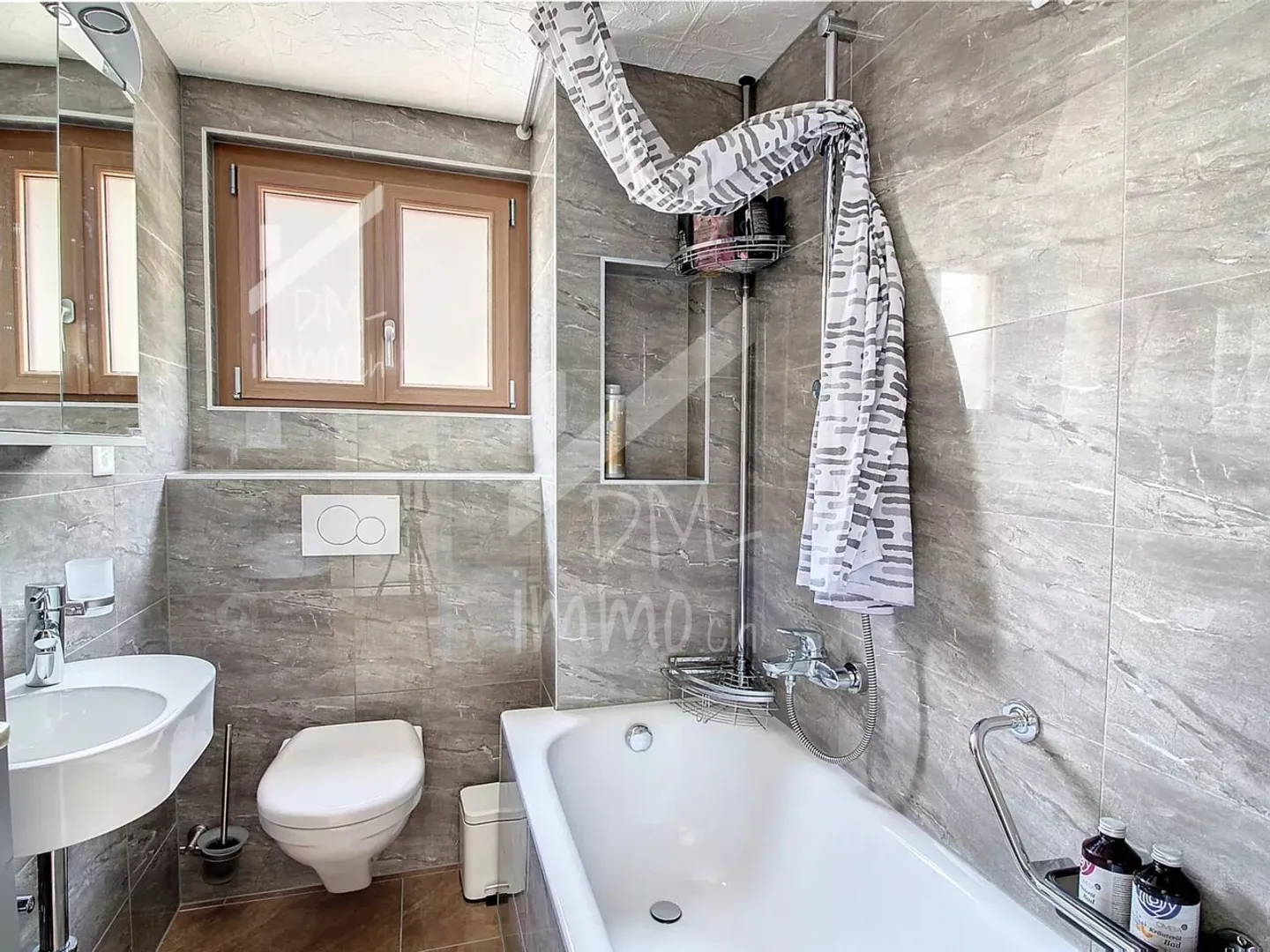 Renoviertes Dorfhaus + Studio + kleine Scheune zu renovieren - Foto 7 von 13