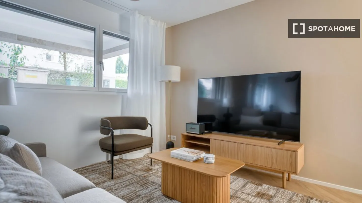 Discover, visit, and rent your new home online with complete confidence. - Photo 6 of 12