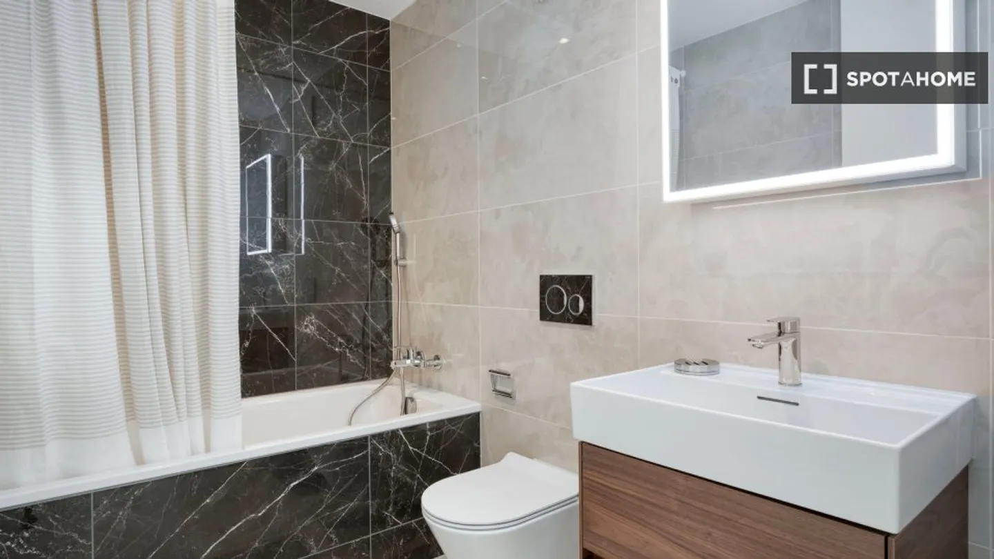 Discover, visit, and rent your new home online with complete confidence. - Photo 9 of 12