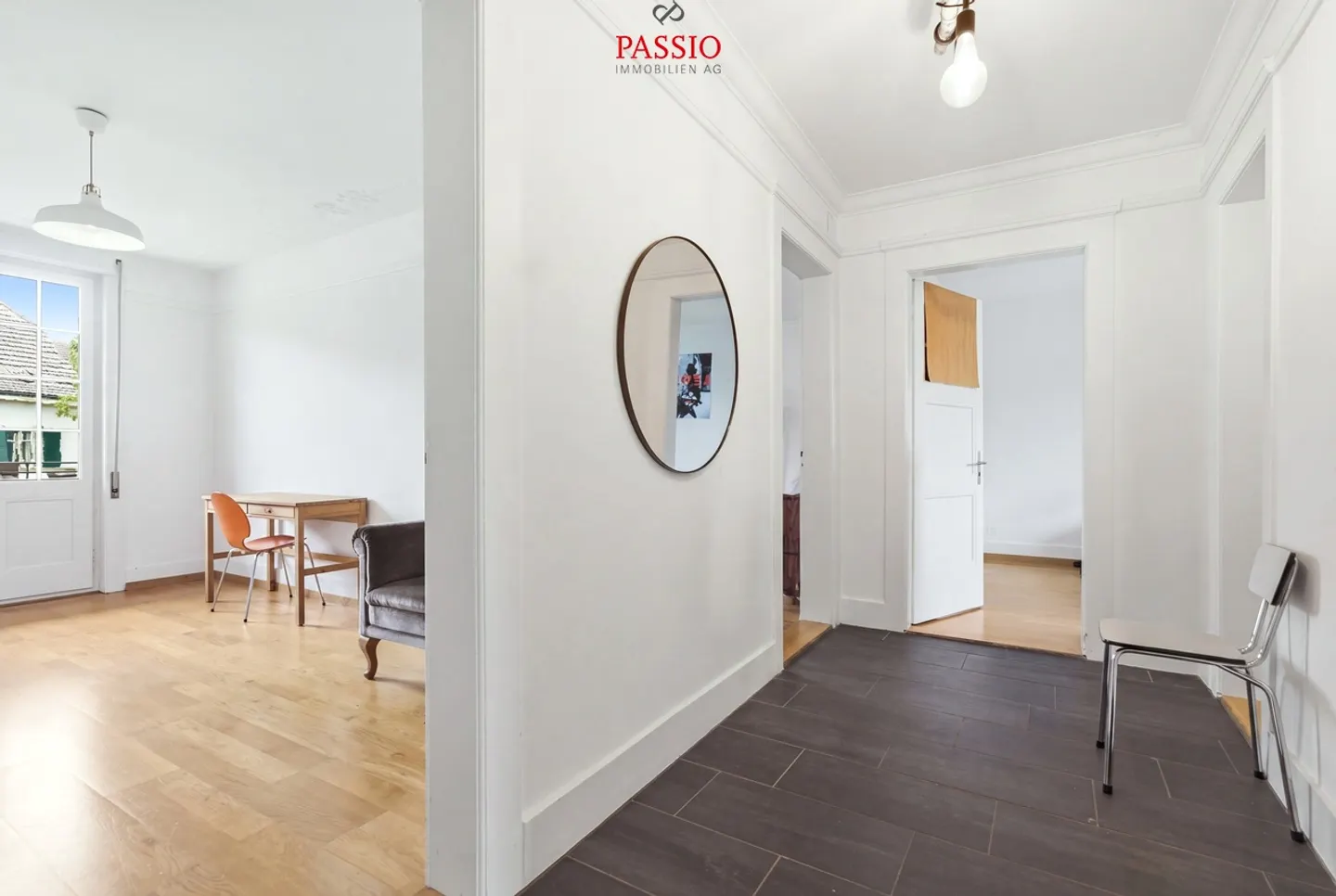 Old Building Charm in Bern - 3-Room Apartment with Generous Balcony - Photo 4 of 15