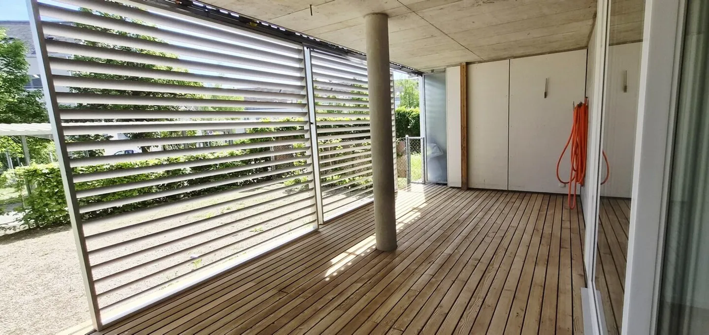 Appartamento moderno di 2,5 locali in affitto a Zurigo-Schwamendingen! - Foto 1 di 8