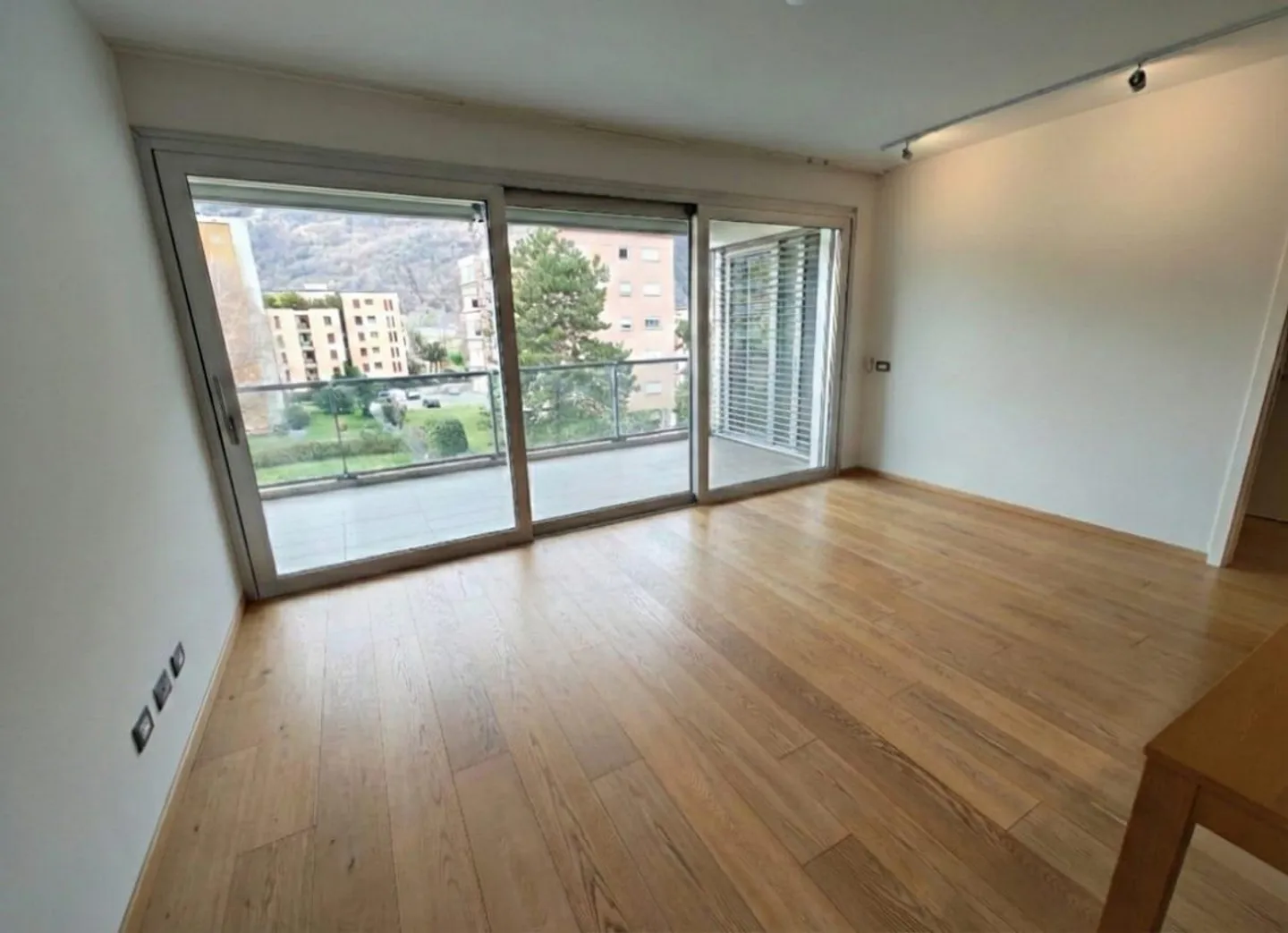 Appartamento luminoso 3.5 locali - Foto 2 di 9