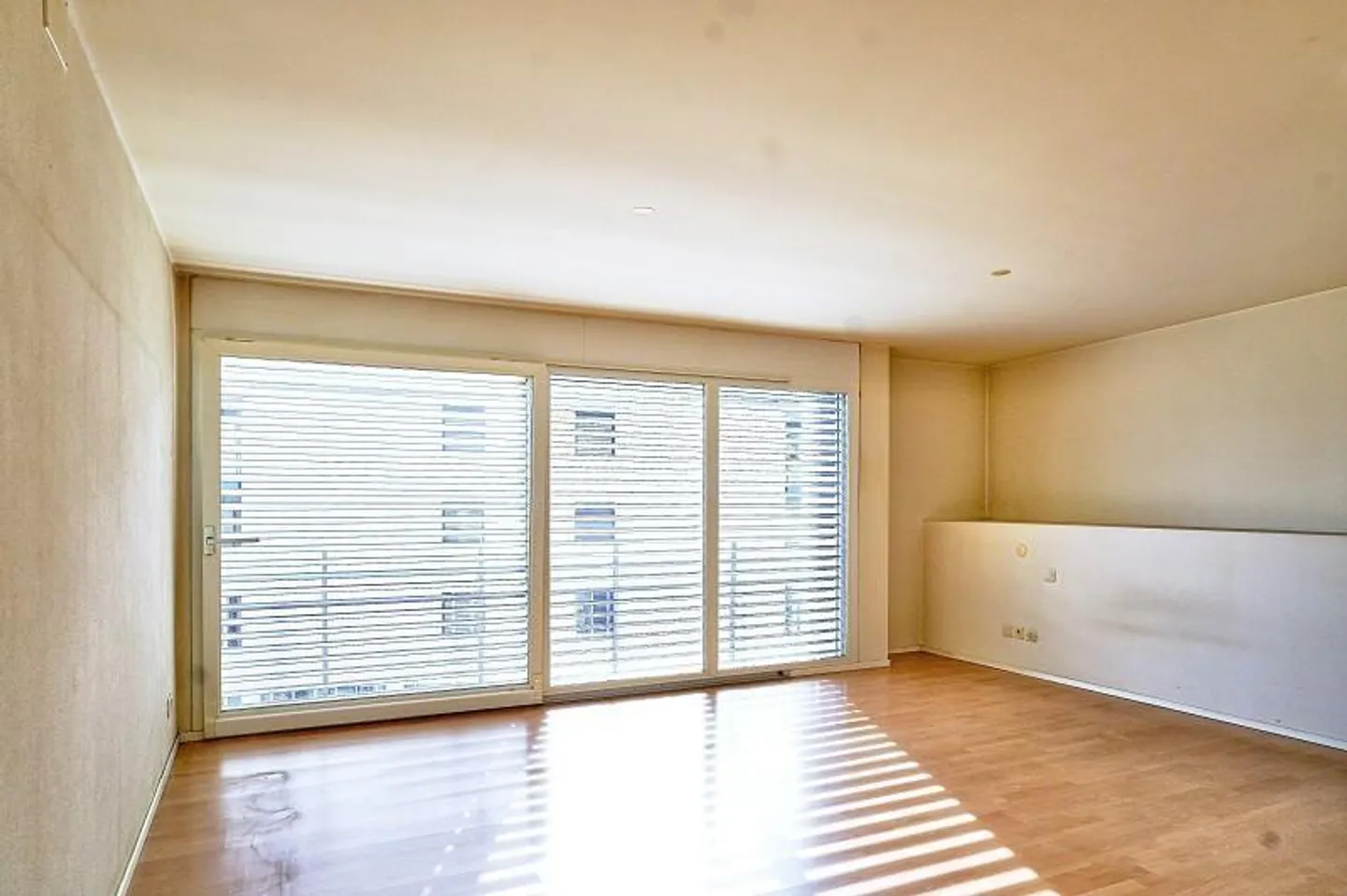 Appartement Loft de 6 1/2 pièces au 1er étage dans un emplacement central - Photo 8 sur 27