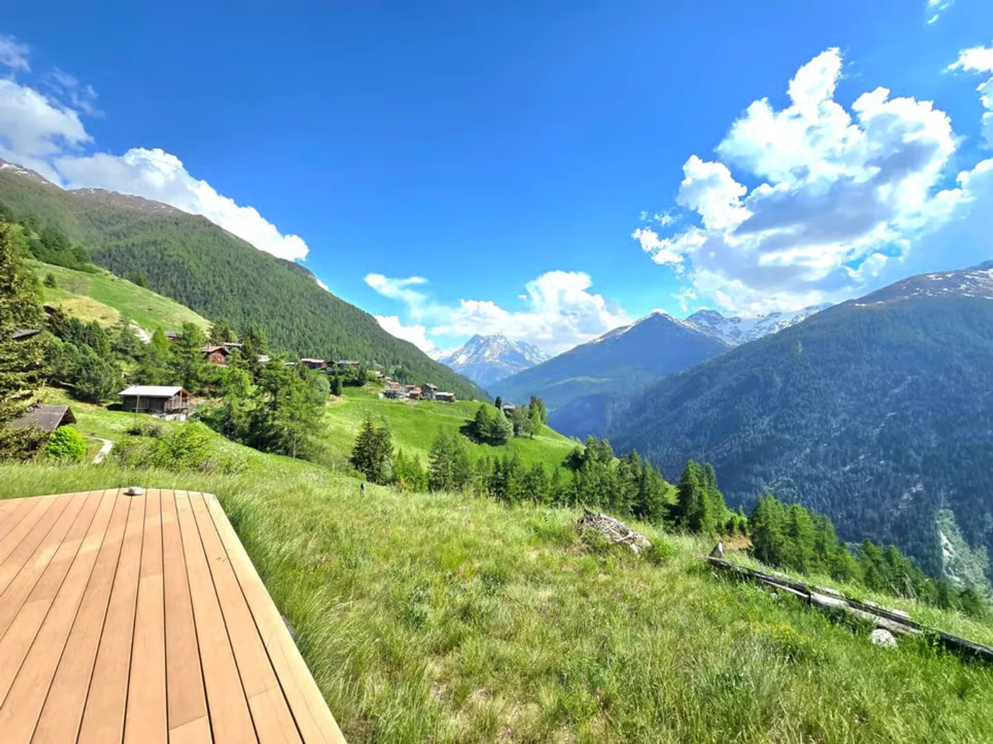 Appartement rénové avec  terrasse, vue imprenable et plein soleil à Eison (St-Ma - Photo 2 sur 13