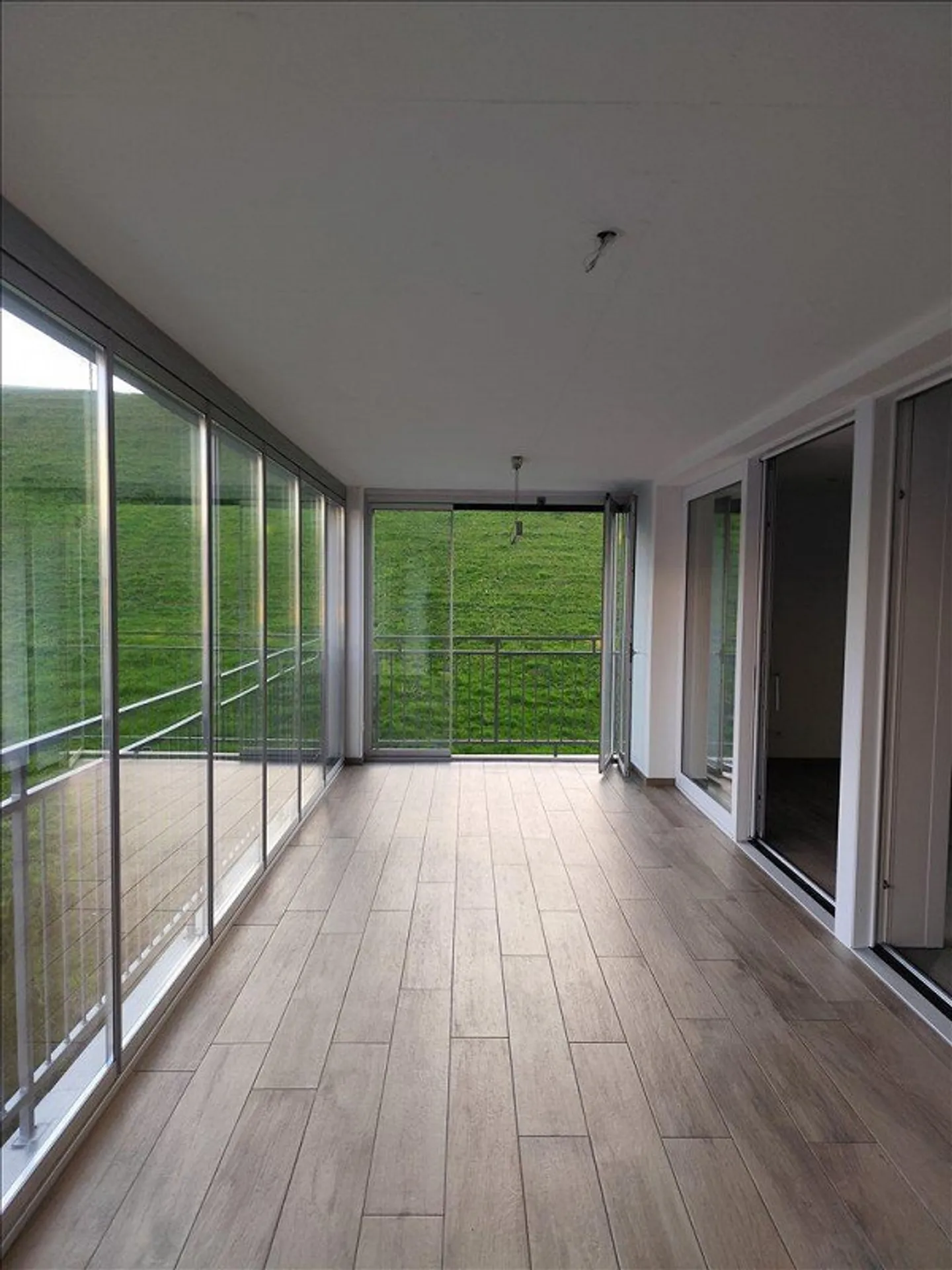 Modernes Büro im Grünen - Foto 2 von 16