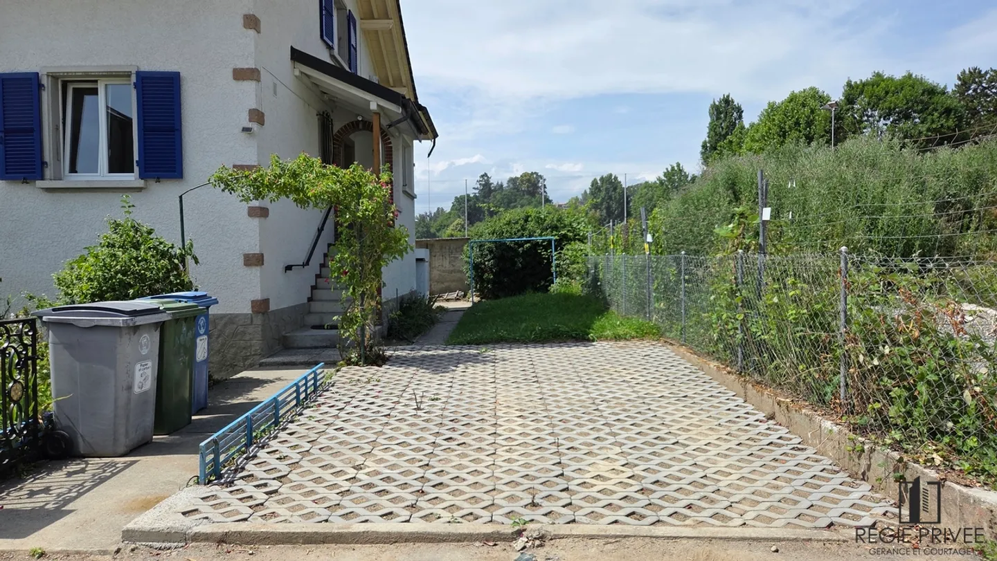 Dachgeschosswohnung mit Garten - Foto 9 von 10