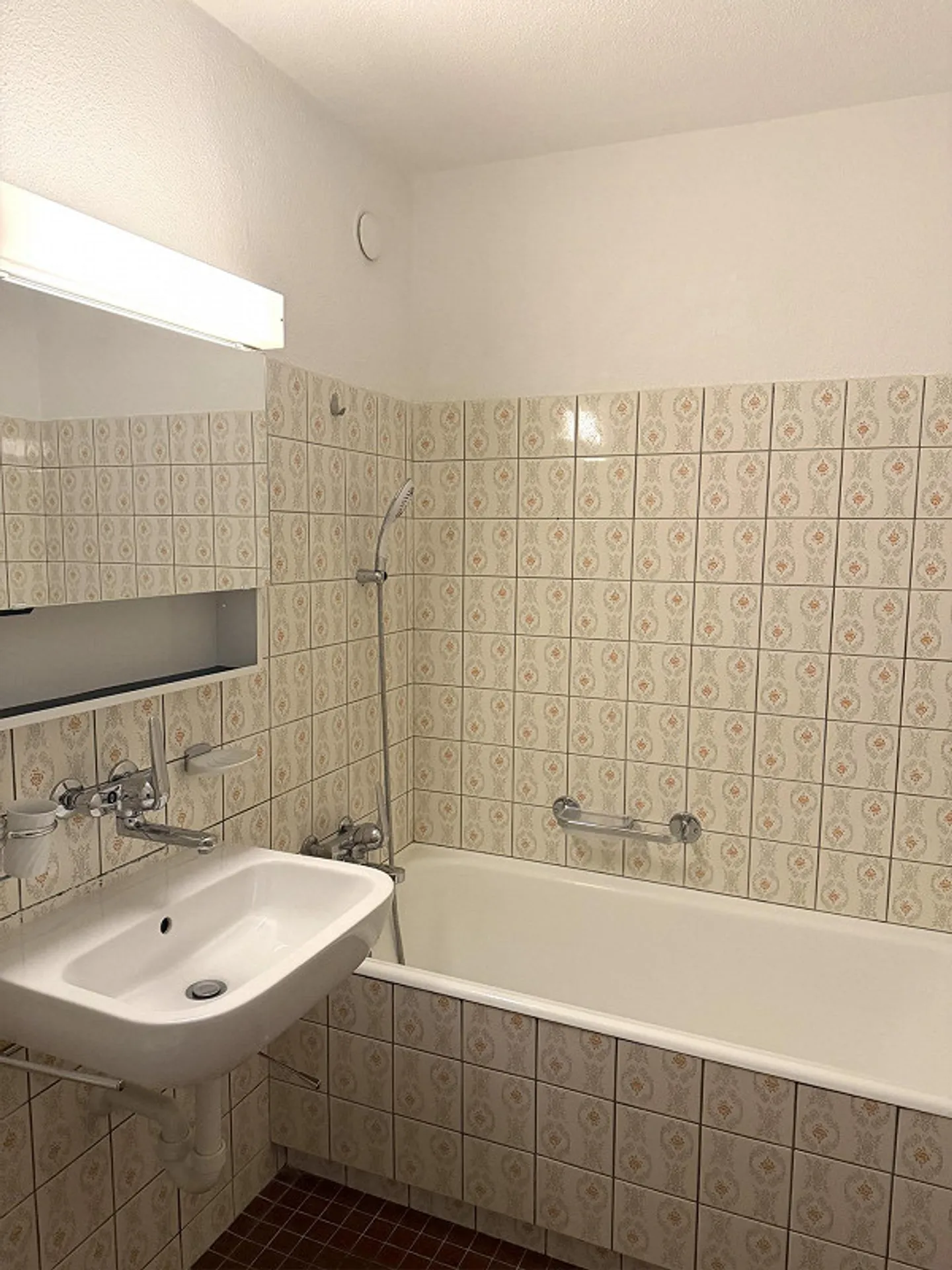 Exclusive living opportunity with charm - Photo 6 of 8