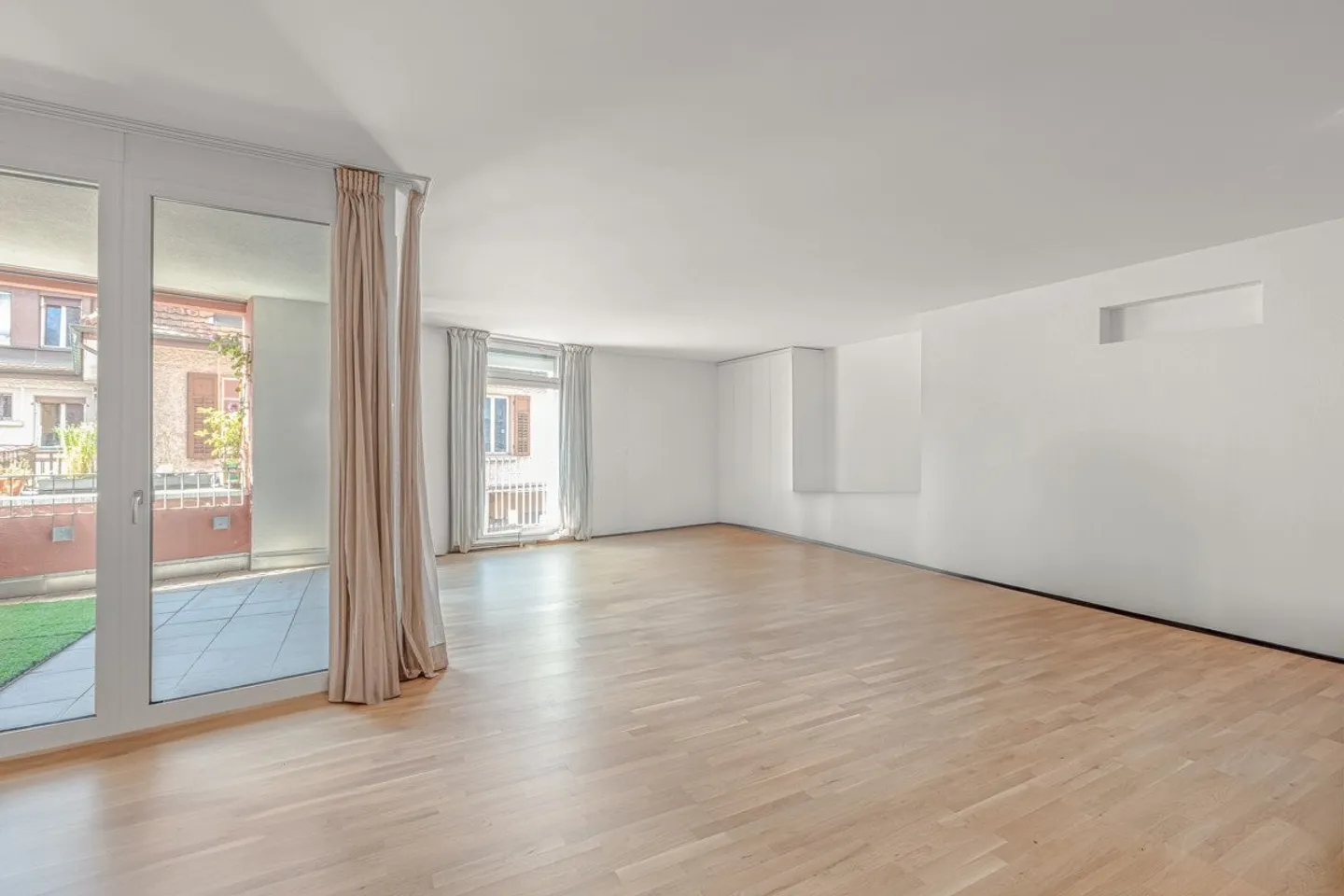 Studio élégant avec charme au cœur de Dietikon - Photo 1 sur 11