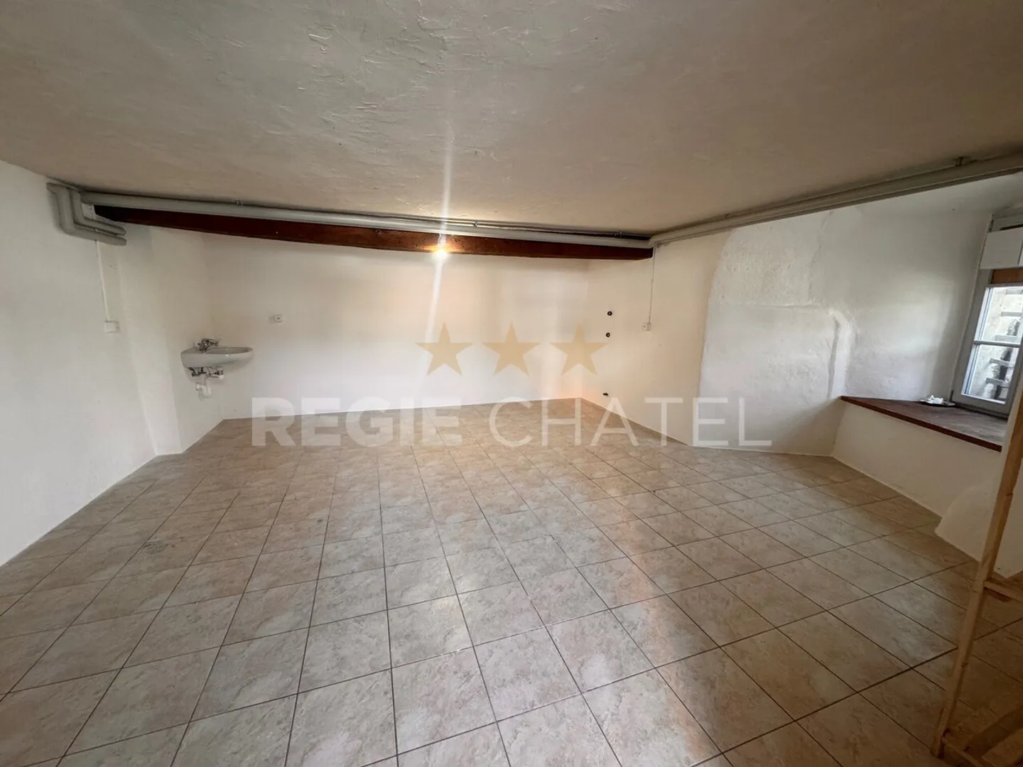 Deposito al piano inferiore - Foto 5 di 5