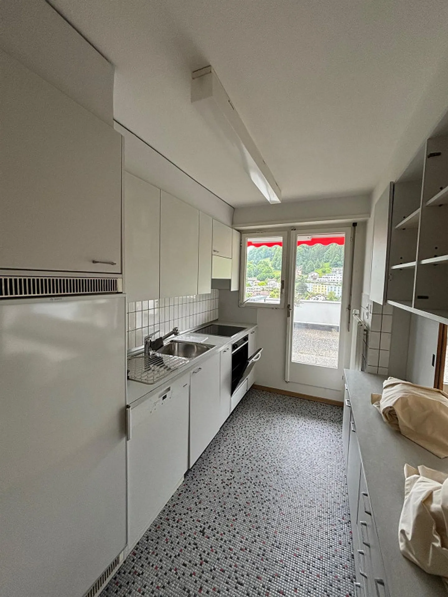 Temporary 6-room penthouse apartment with communal pool - Photo 5 of 15