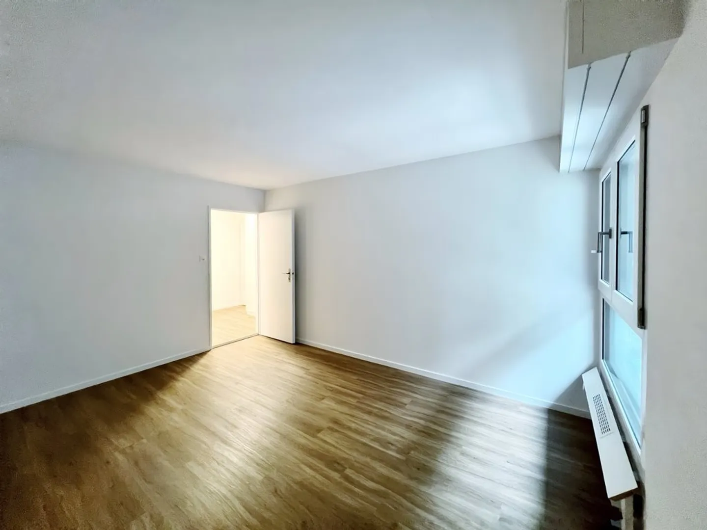 Charming 2.5-Room Apartment - Photo 4 of 7
