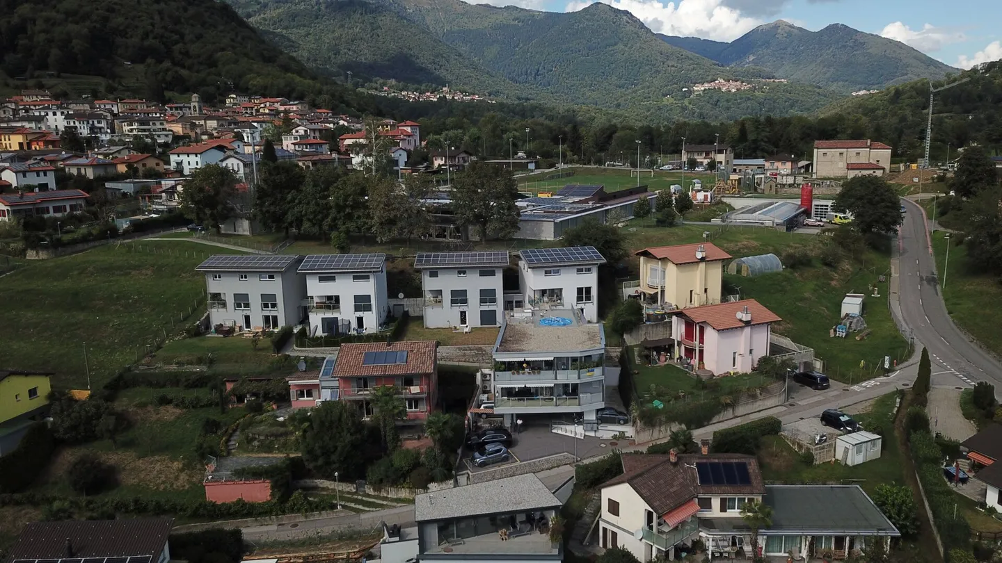 VENDITA DI UNA CASA UNIFAMILIARE MODERNA - Foto 1 di 8