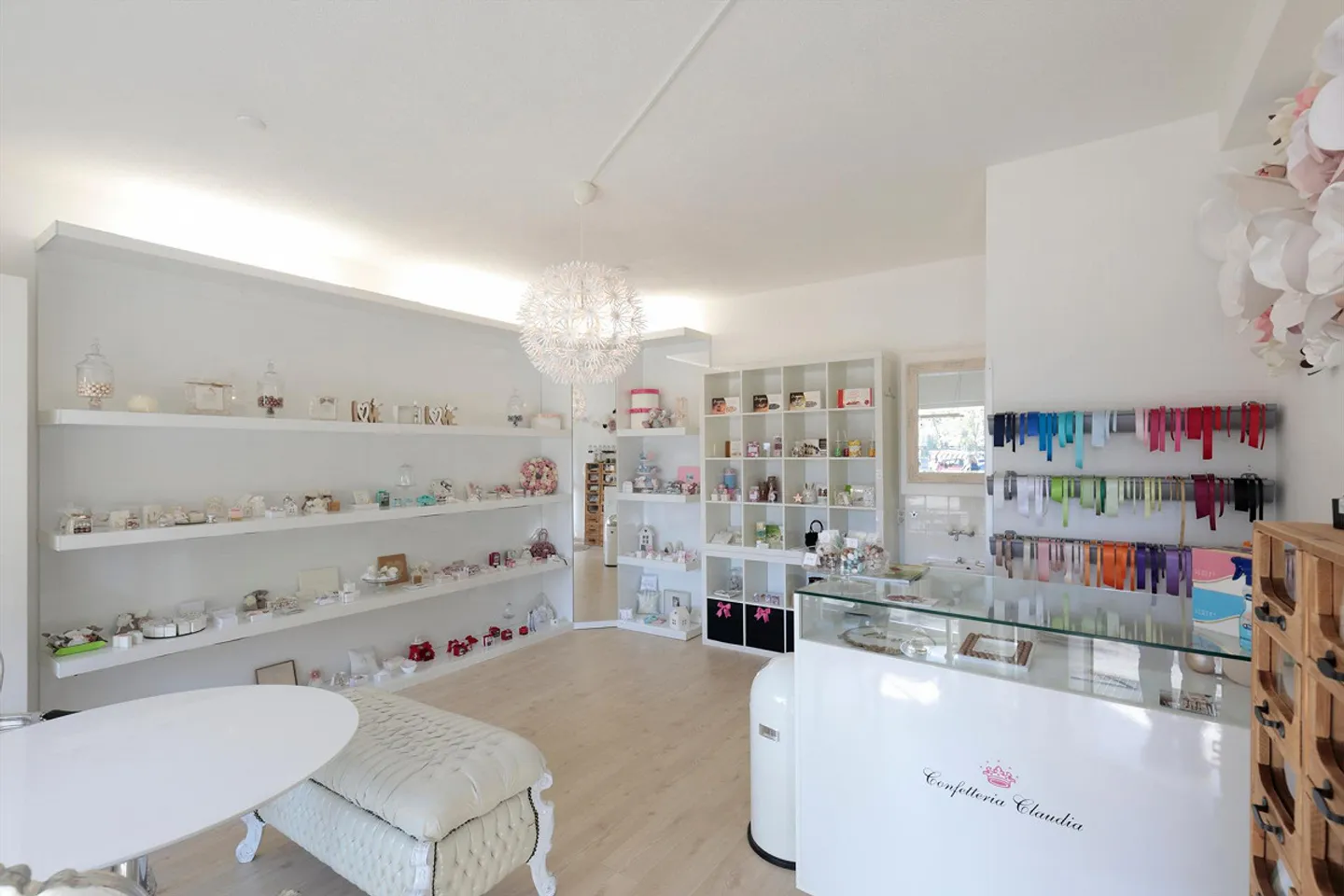 Large Shop Window in Kloten in the Hohrainli District - Photo 5 of 14