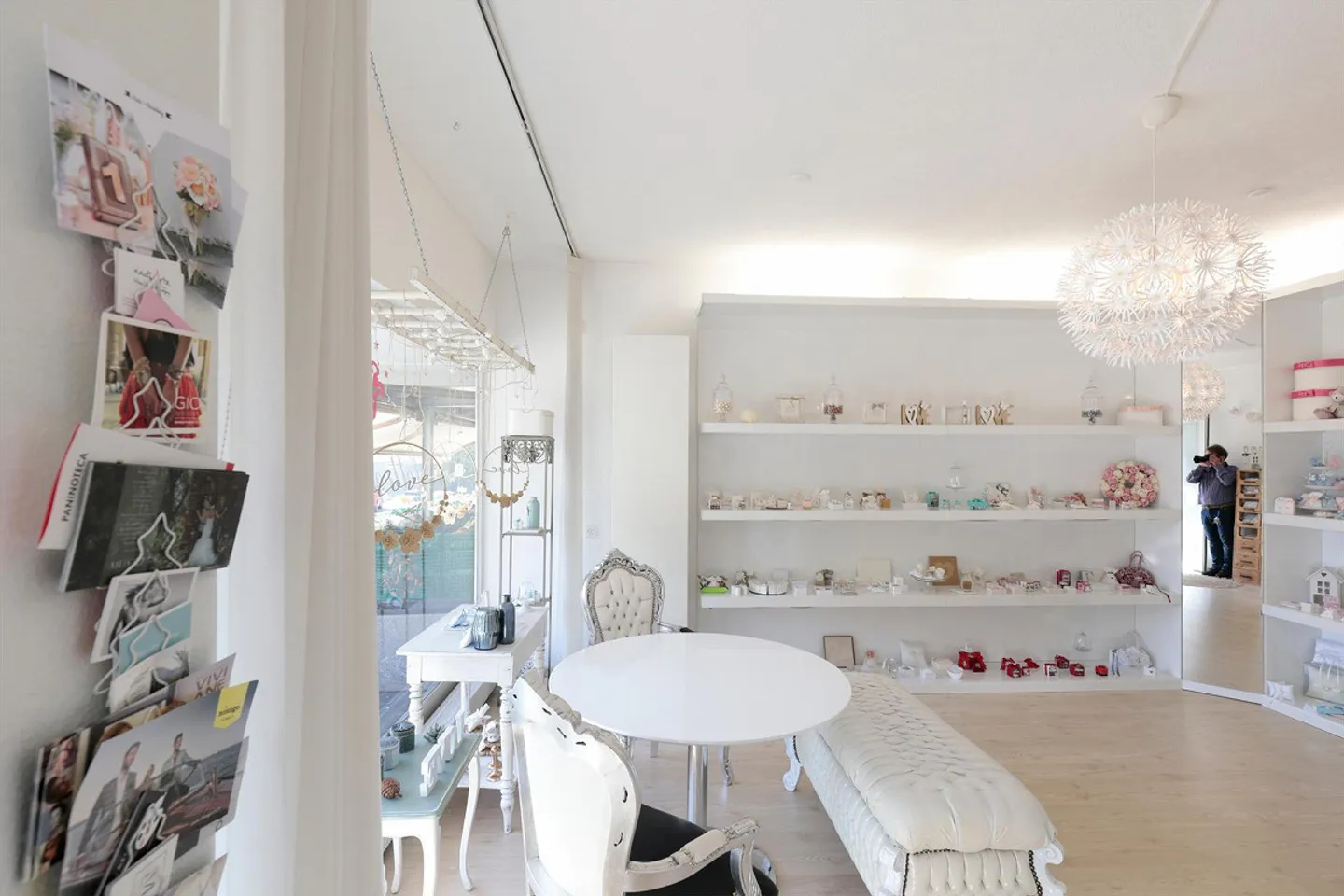 Large Shop Window in Kloten in the Hohrainli District - Photo 7 of 14