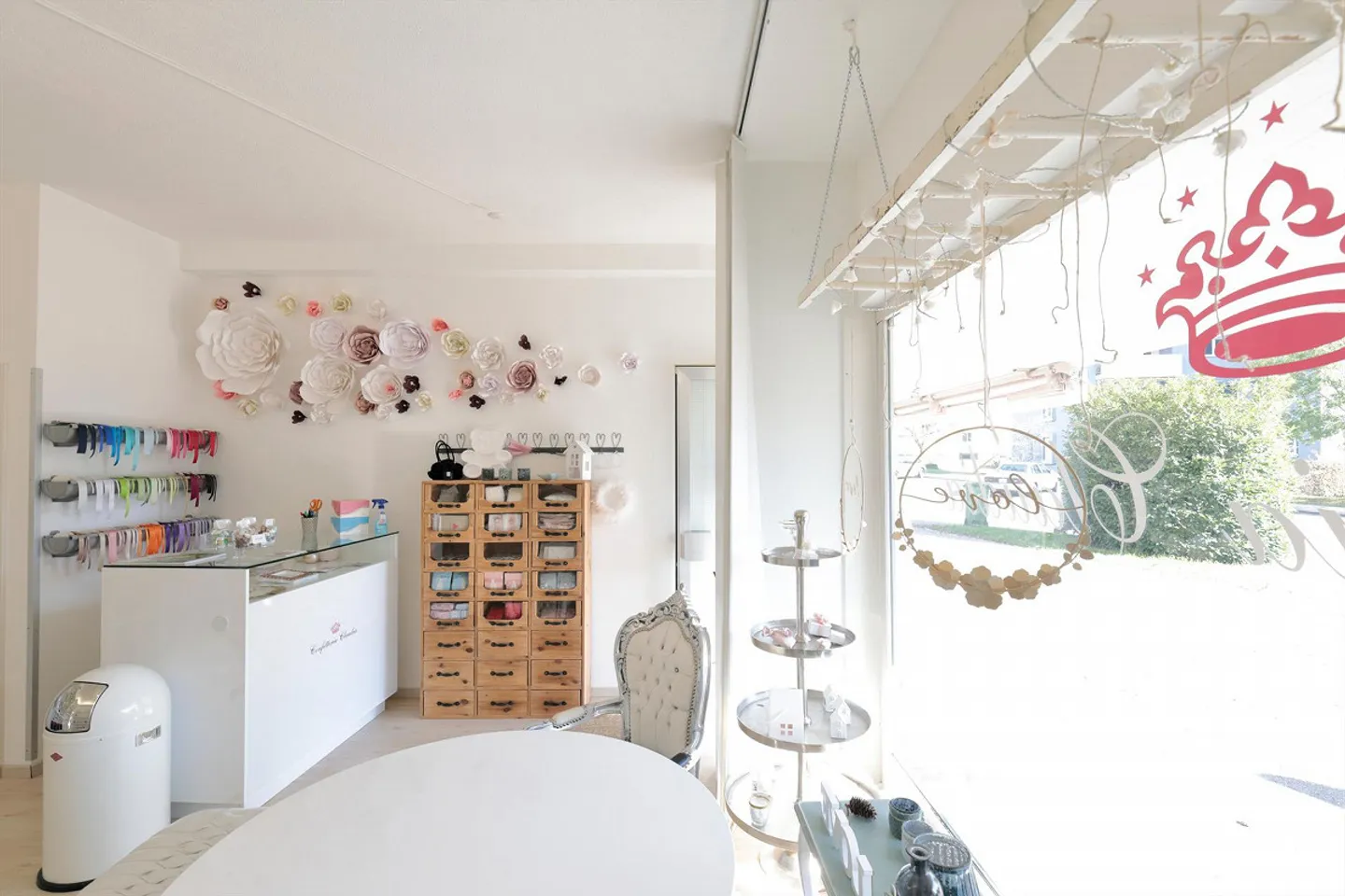 Large Shop Window in Kloten in the Hohrainli District - Photo 12 of 14