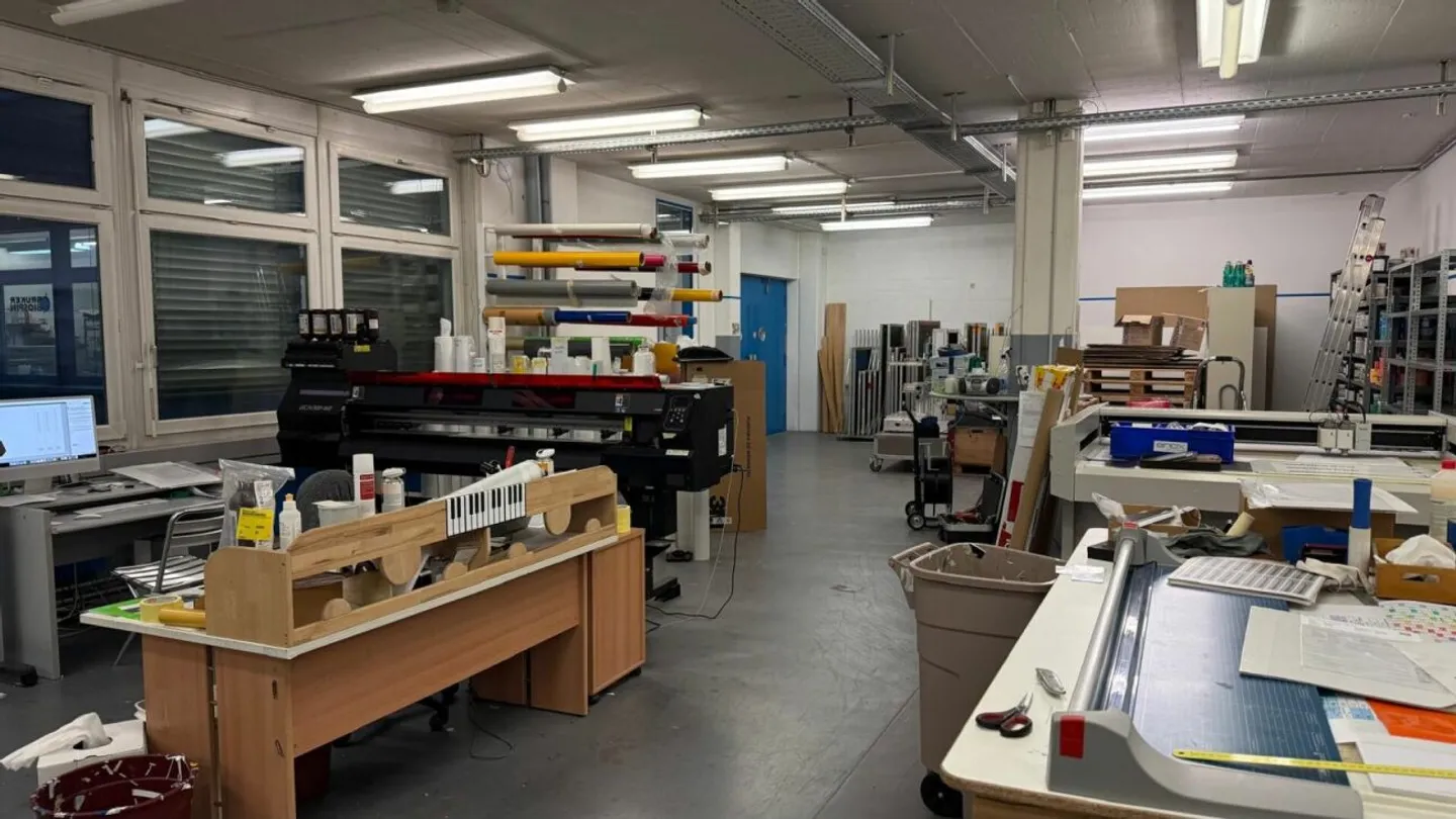 Vielseitige Gewerbefläche in Dübendorf - Foto 3 von 6