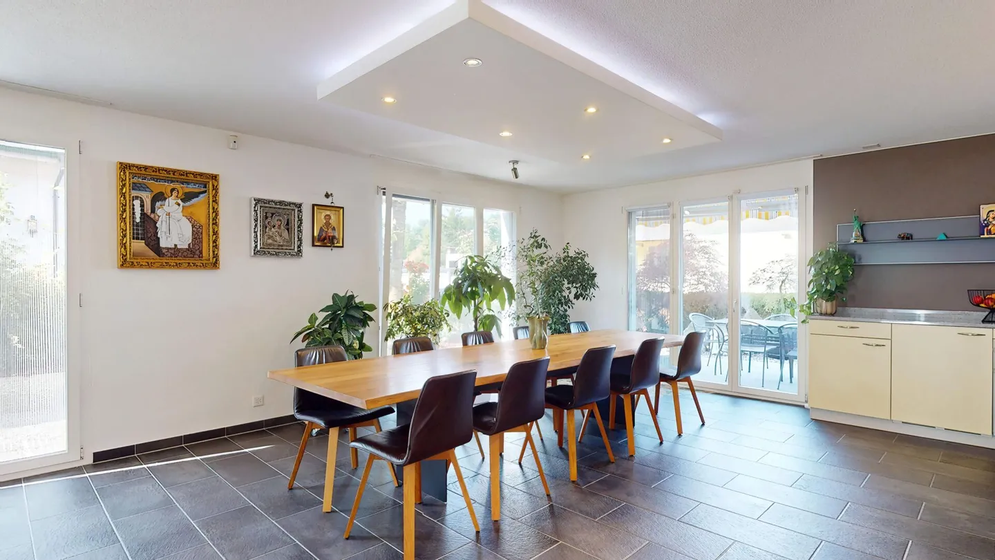 8 Room Single Family House with Apartment - Photo 6 of 36