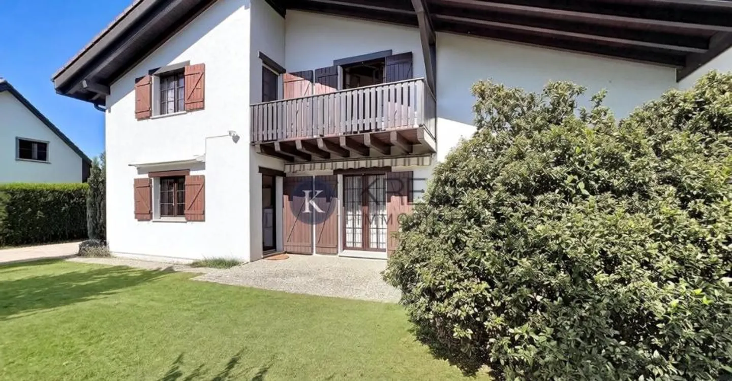 Charming Villa in Quiet Area - Photo 2 of 12