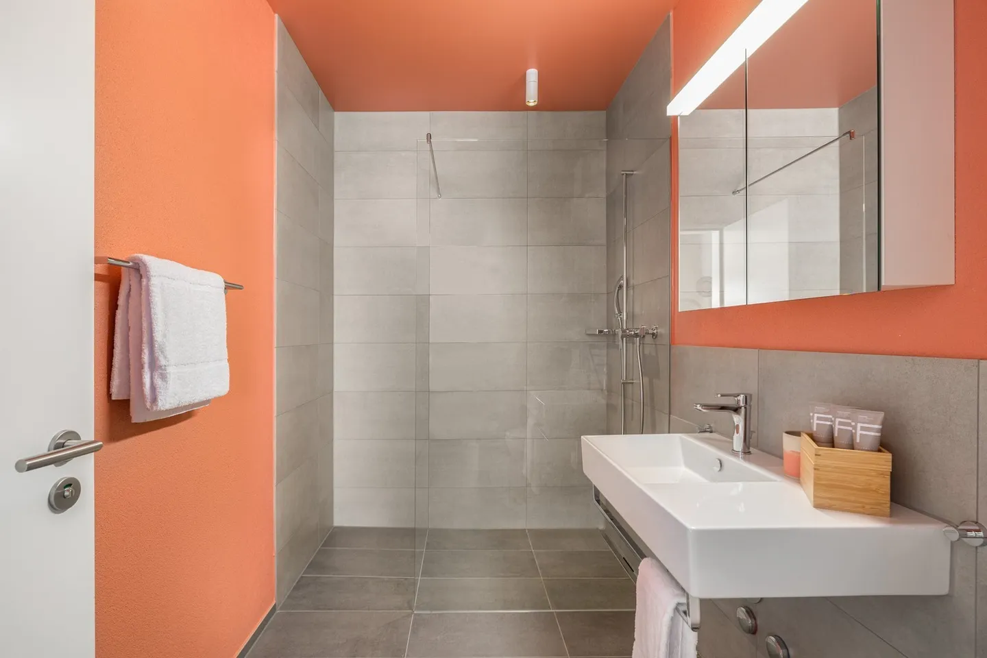 Furnished Apartment in Zurich - Photo 2 of 5