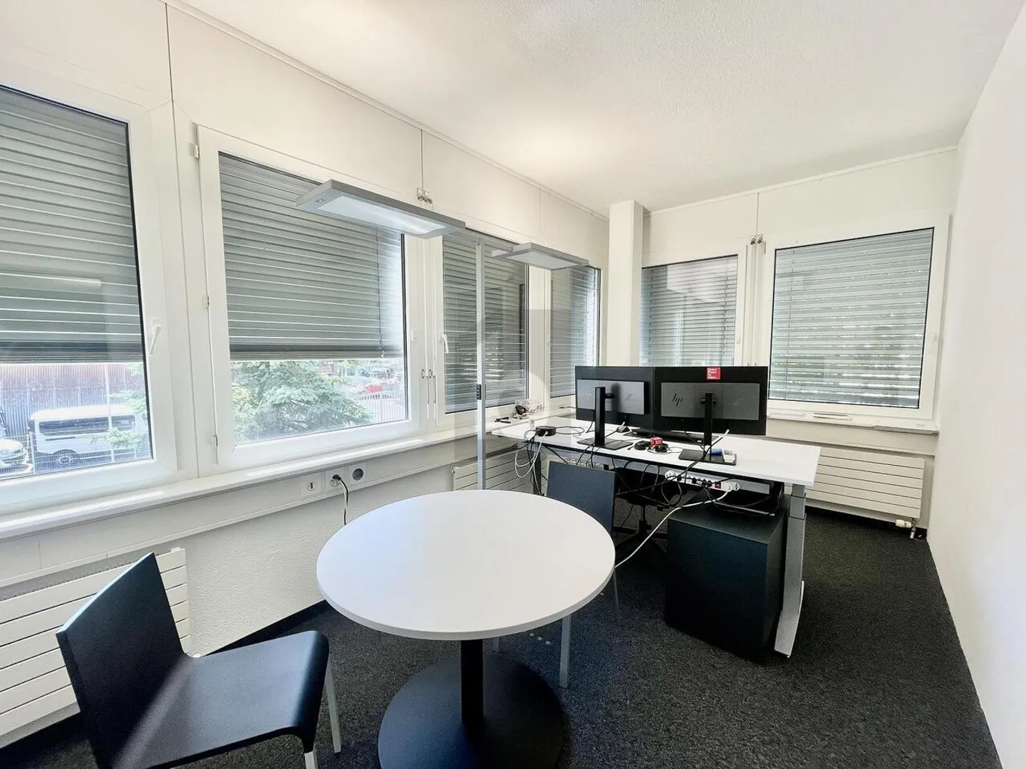 SPACIOUS AND MODERN - Photo 5 of 6