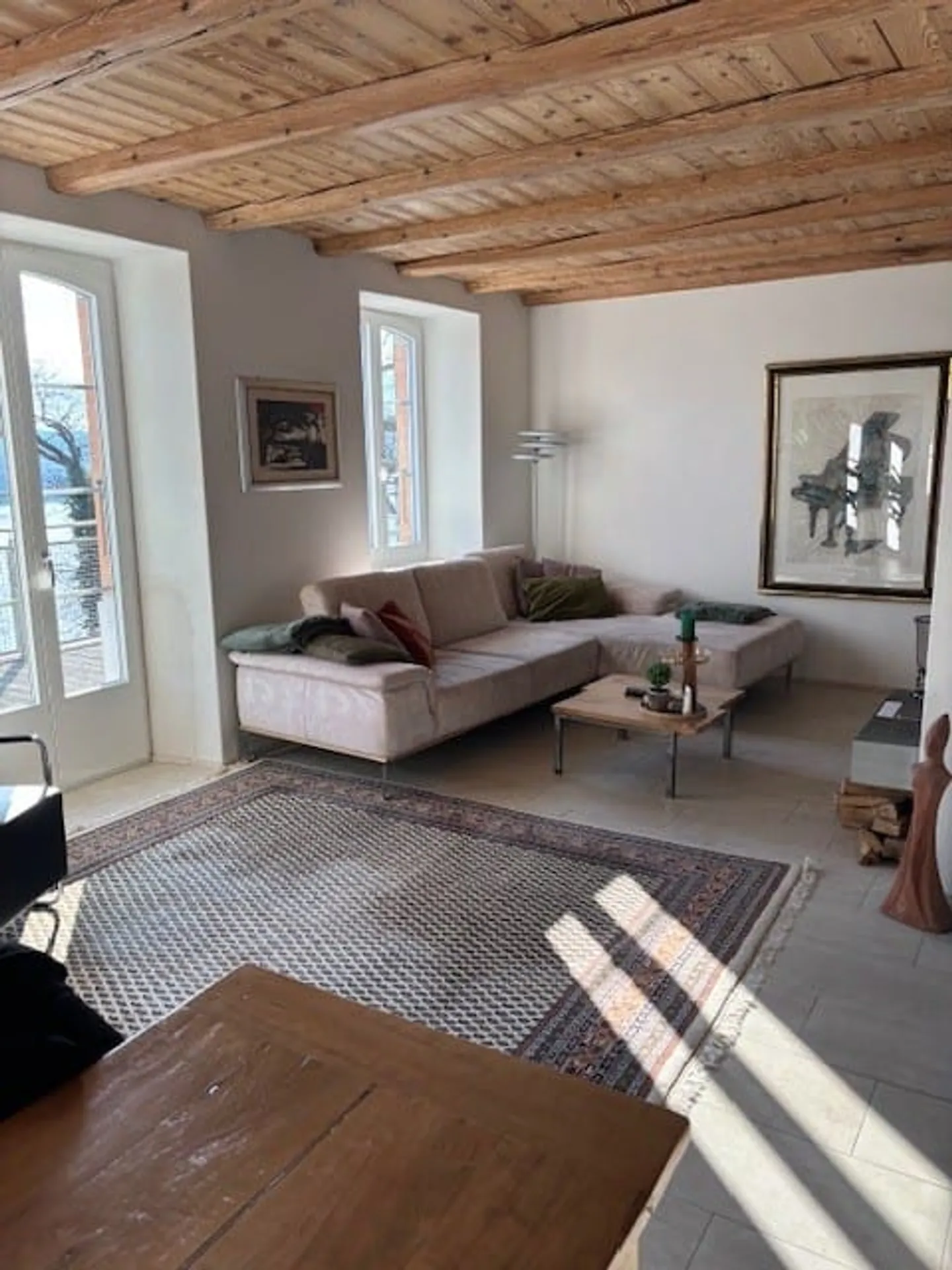 Charming Villa with Lake View - Photo 4 of 11