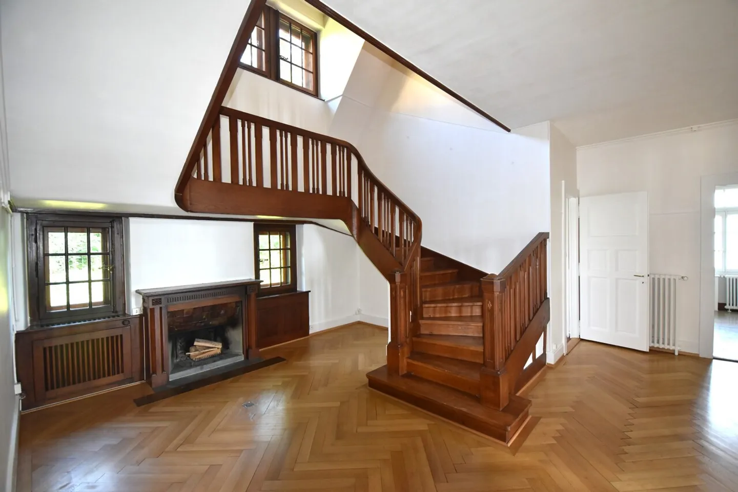 Elegante appartamento di 8 stanze a Losanna - Foto 1 di 23