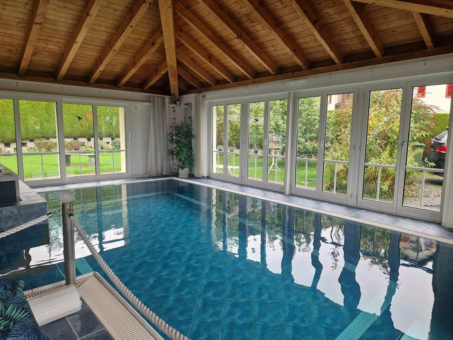 Extraordinary 2.5-room apartment with wellness oasis - Photo 1 of 21