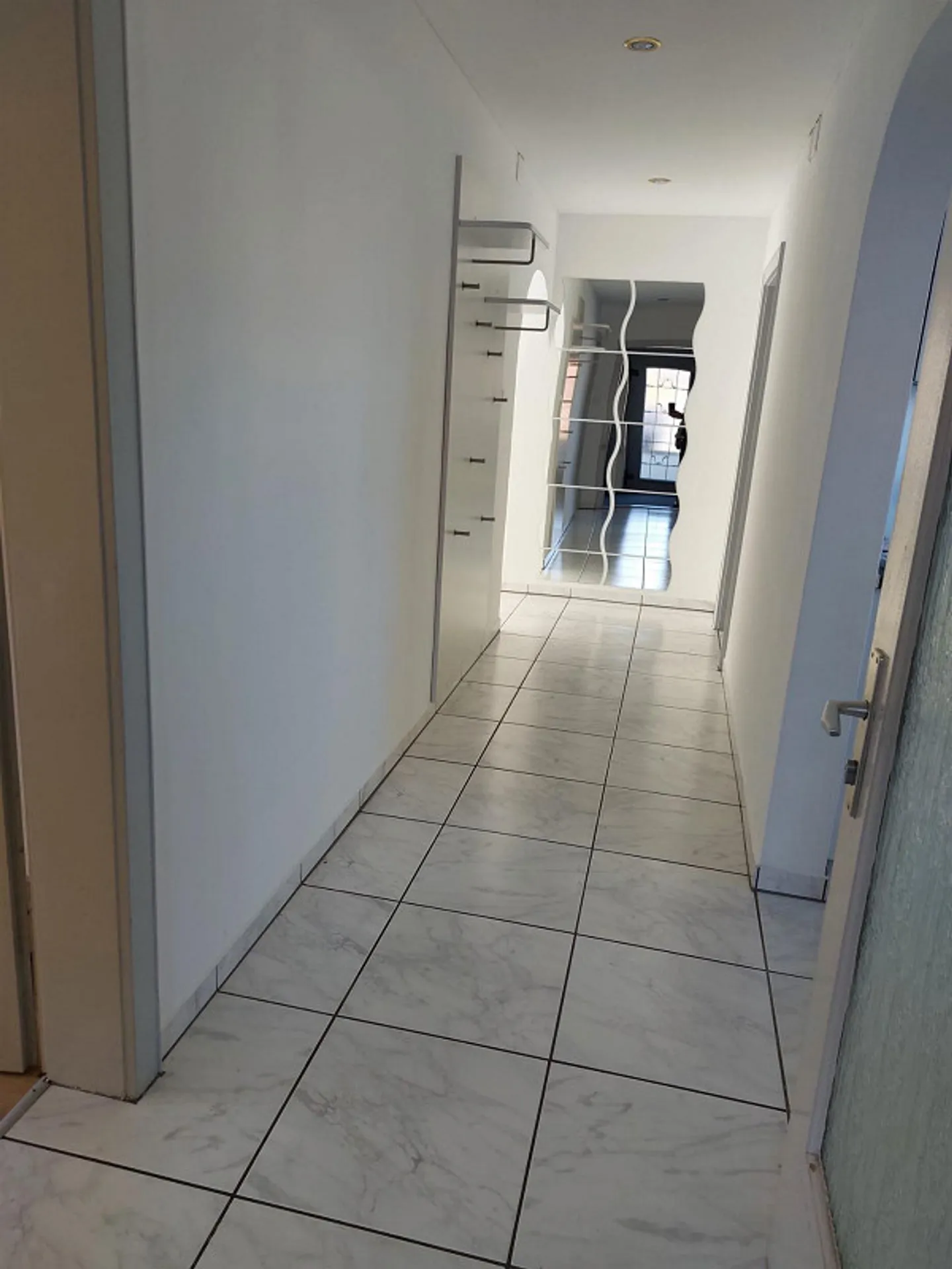 Extraordinary 2.5-room apartment with wellness oasis - Photo 6 of 21