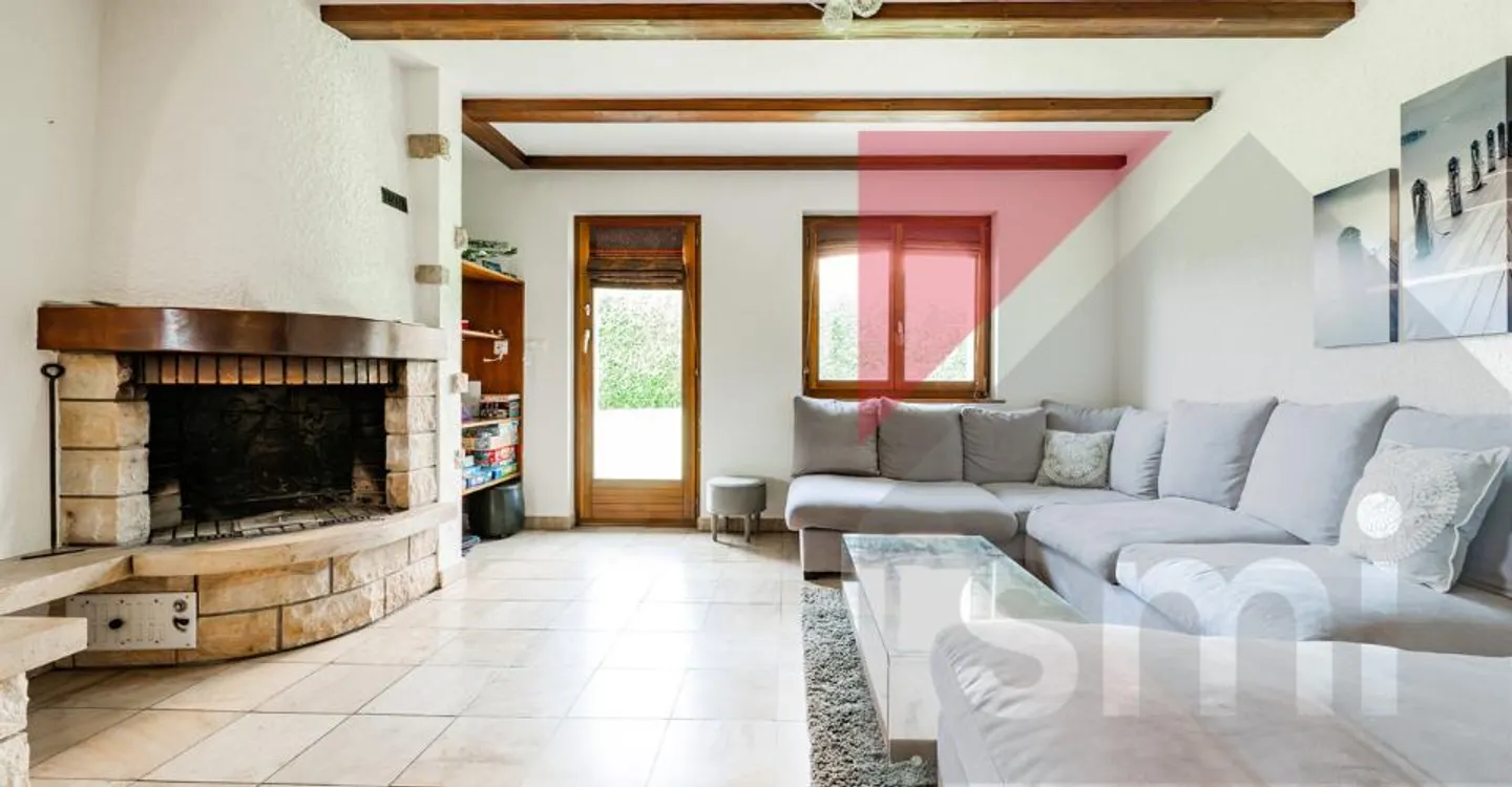 Comfortable villa with independent studio, plot of 1055m2 - Photo 3 of 12