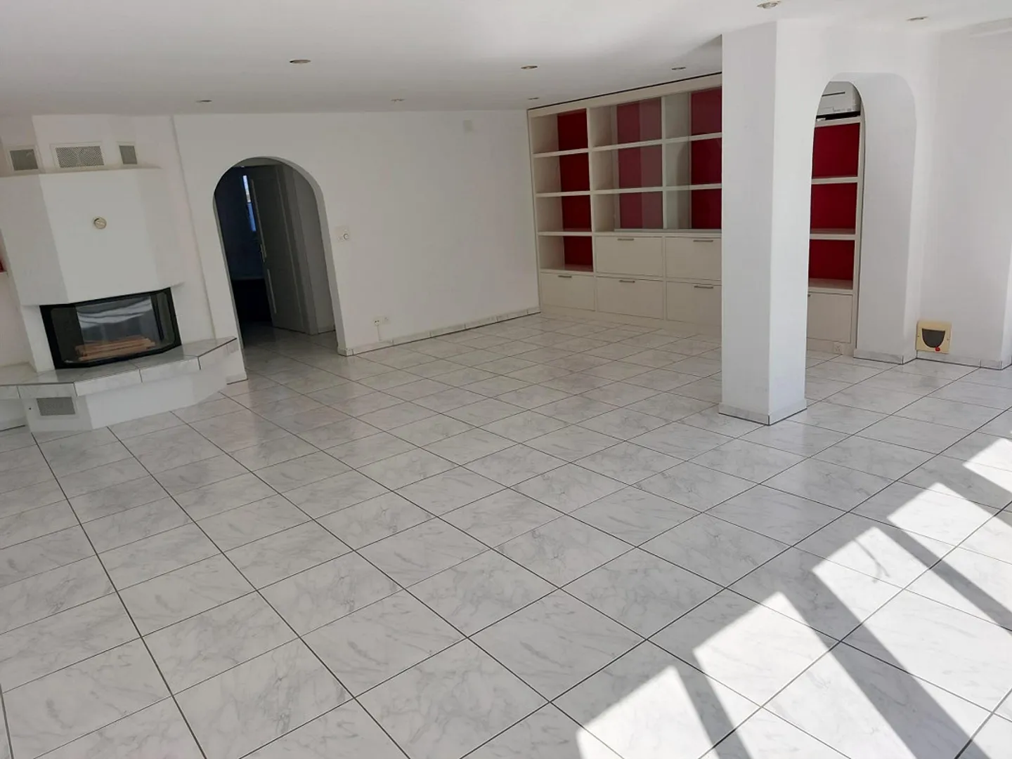 Extraordinary 2.5-room apartment with wellness oasis - Photo 7 of 21