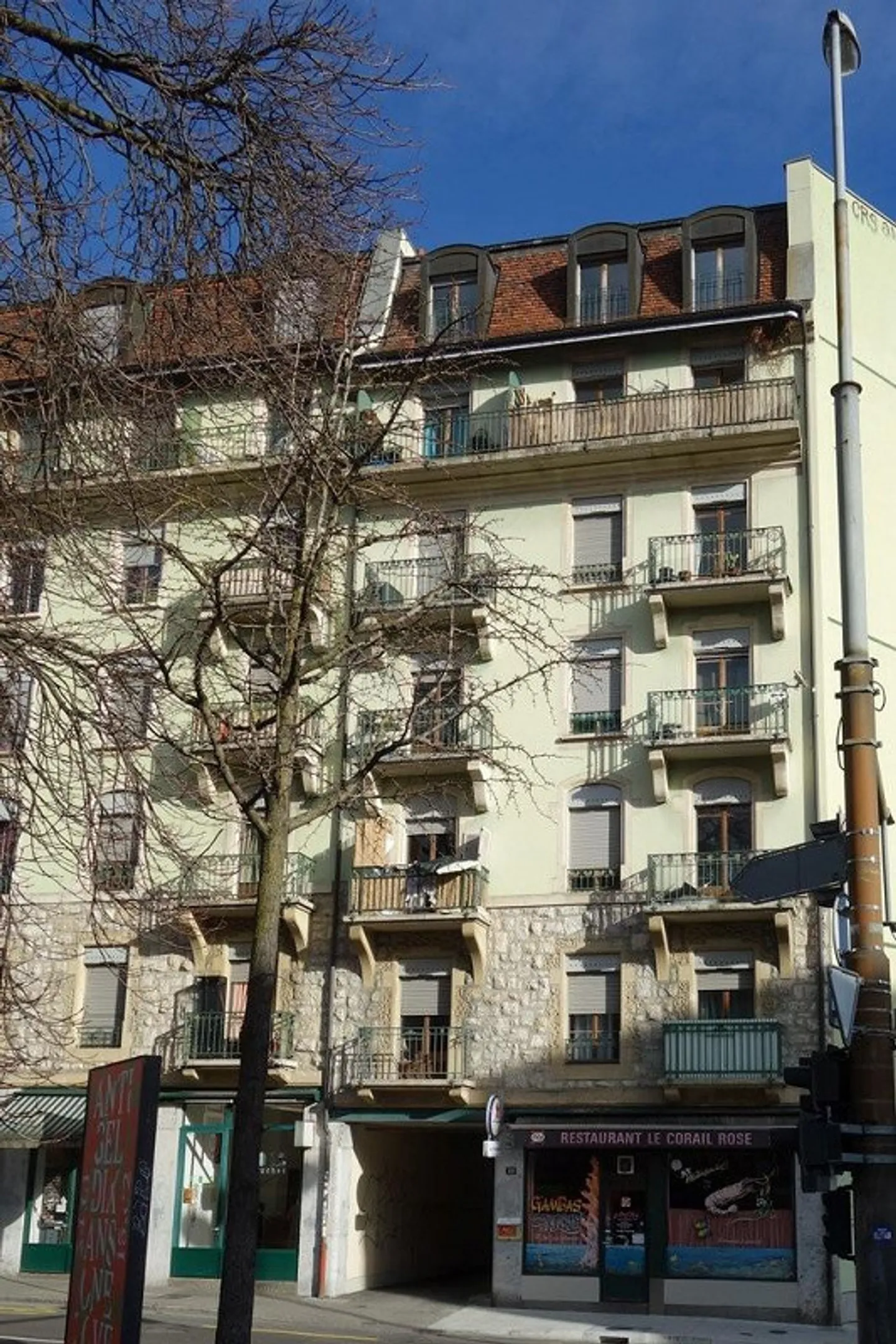 Small apartment near Cornavin train station - Photo 1 of 7